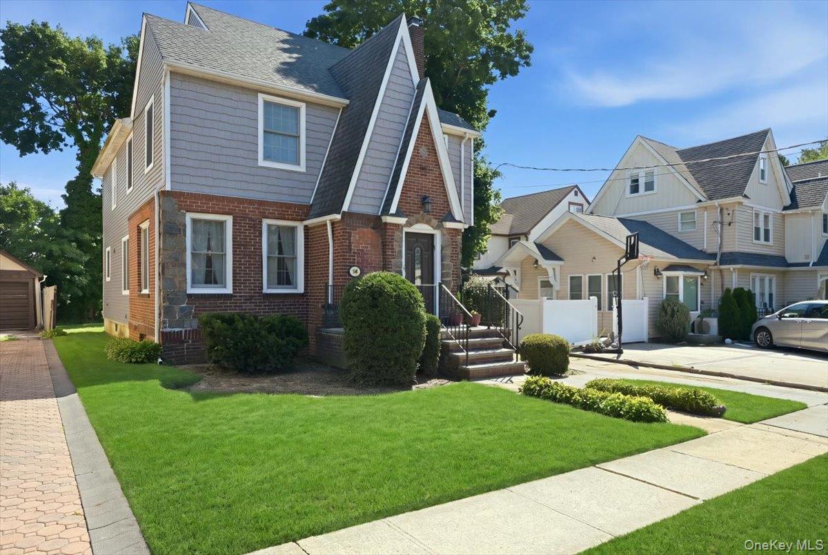 243 Spruce Street – For Sale photo 2