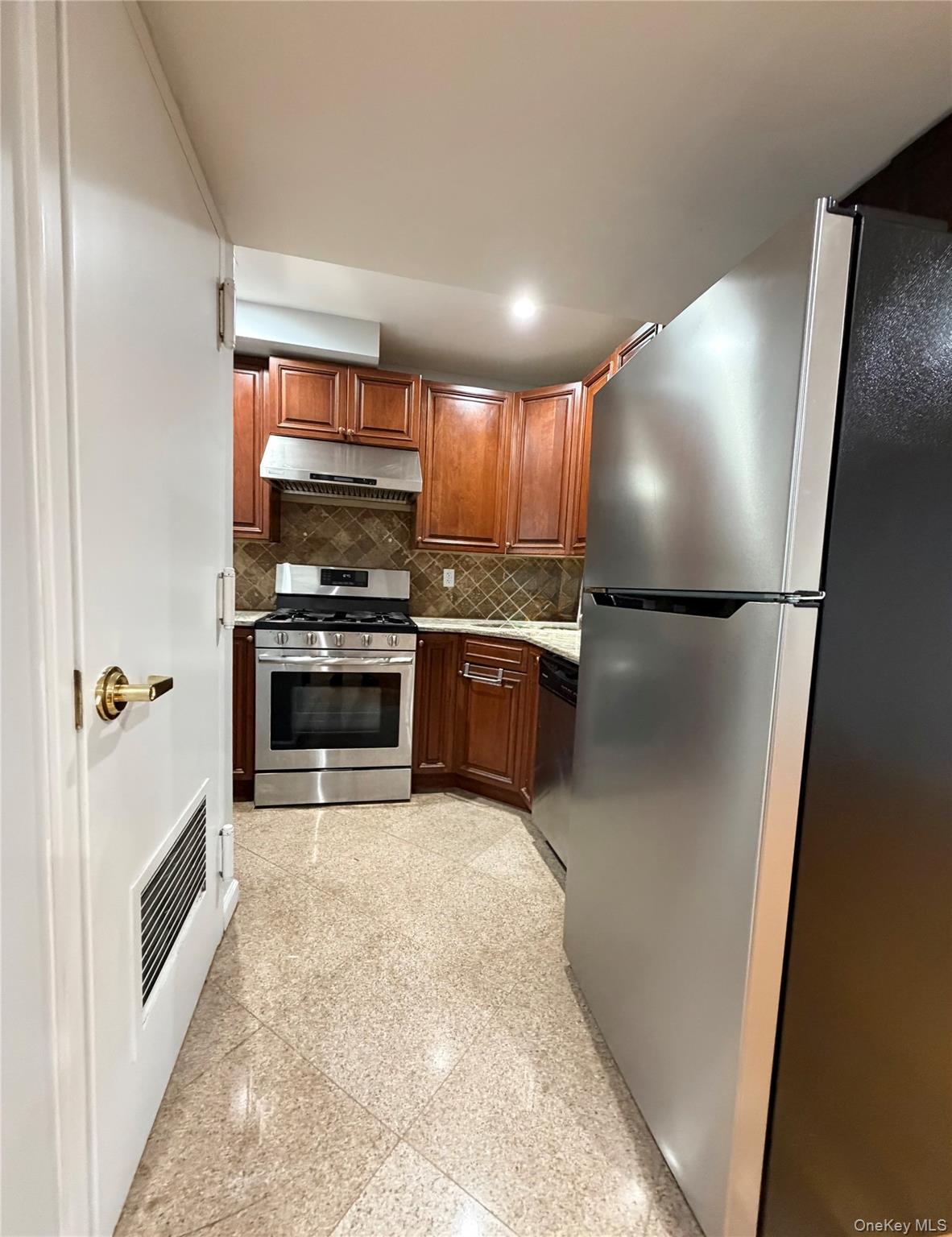 170-12 Highland Avenue, Unit 304 photo 7