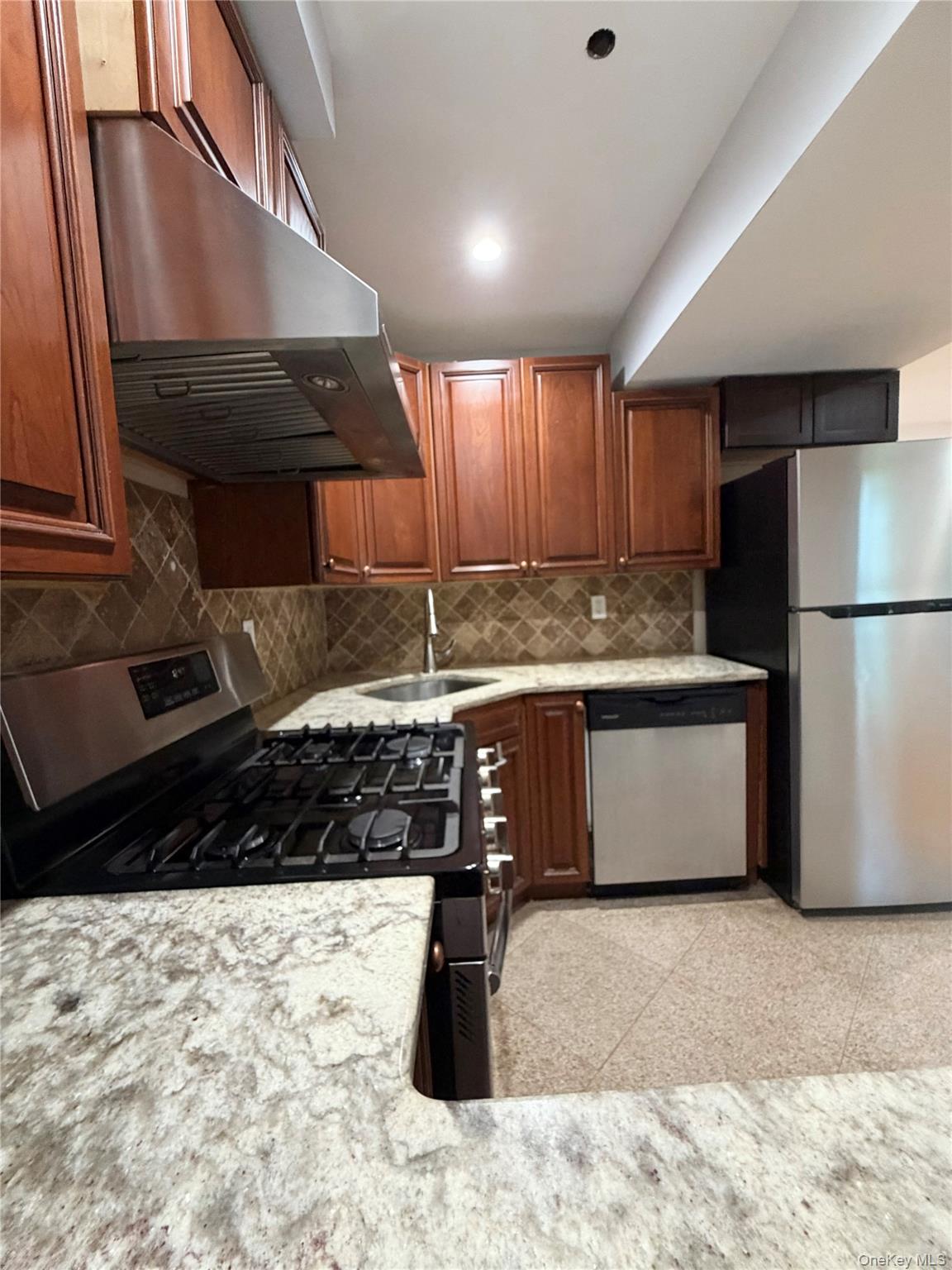 170-12 Highland Avenue, Unit 304 photo 6