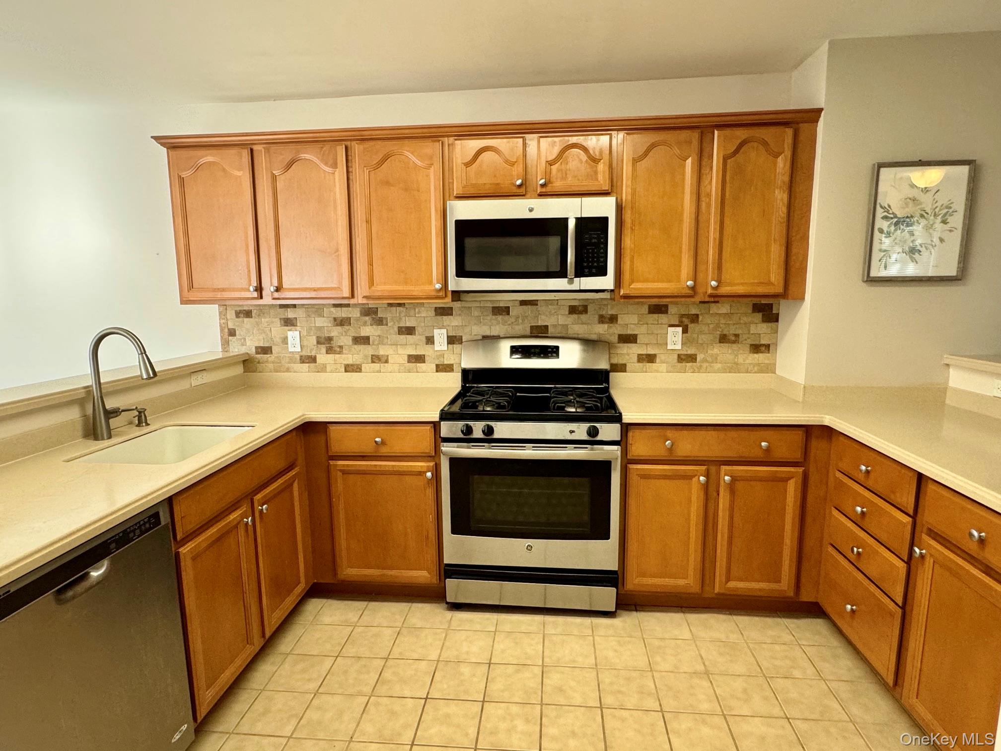 25 Fairways Drive, Unit 5 photo 6