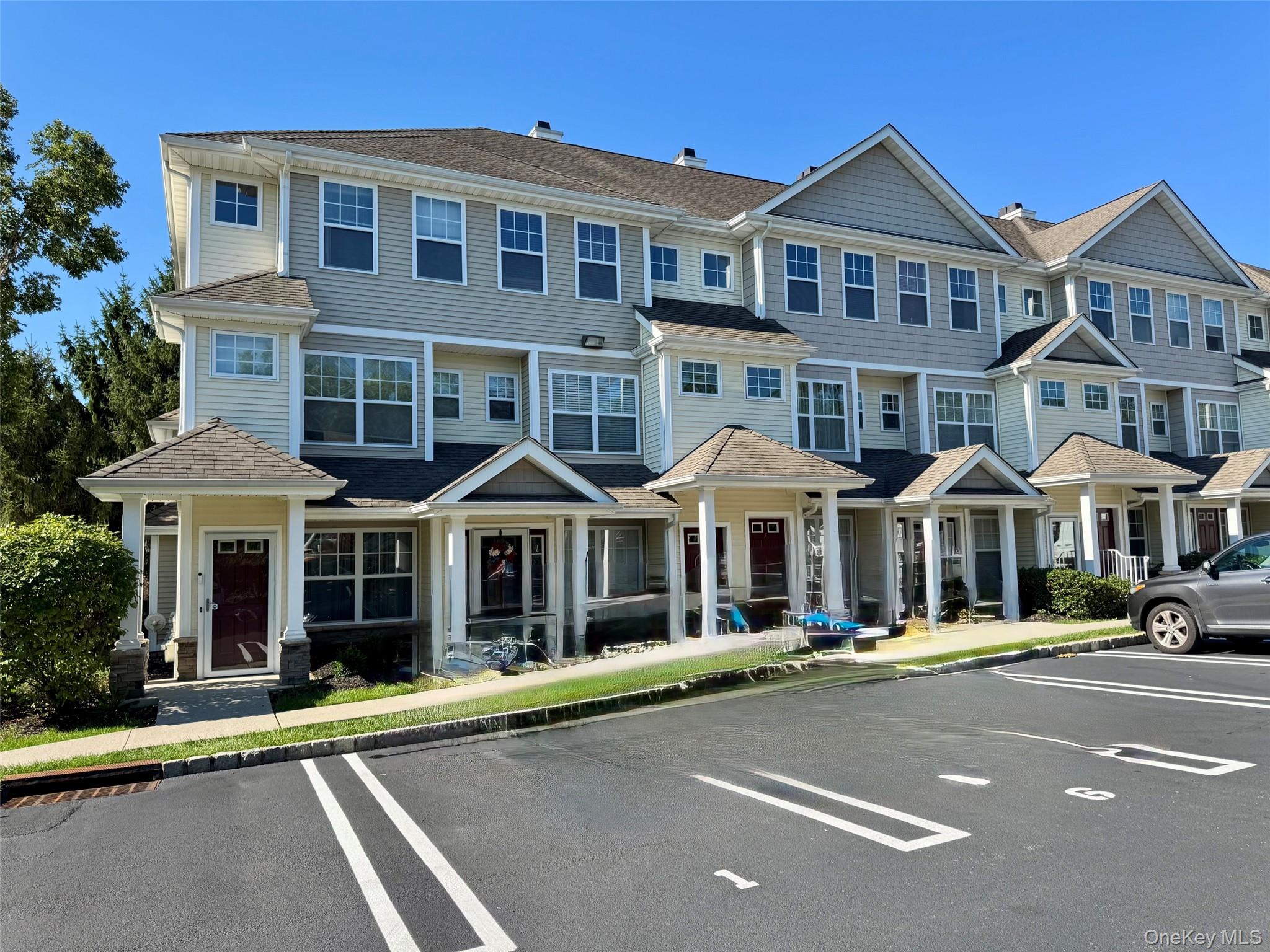 25 Fairways Drive, Unit 5 photo 2