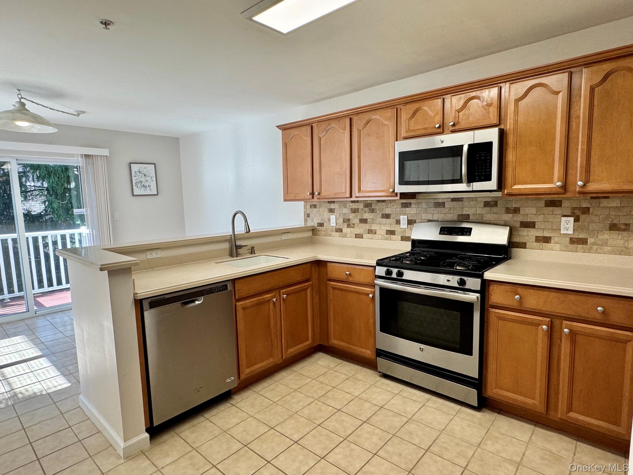 25 Fairways Drive, Unit 5 photo 7