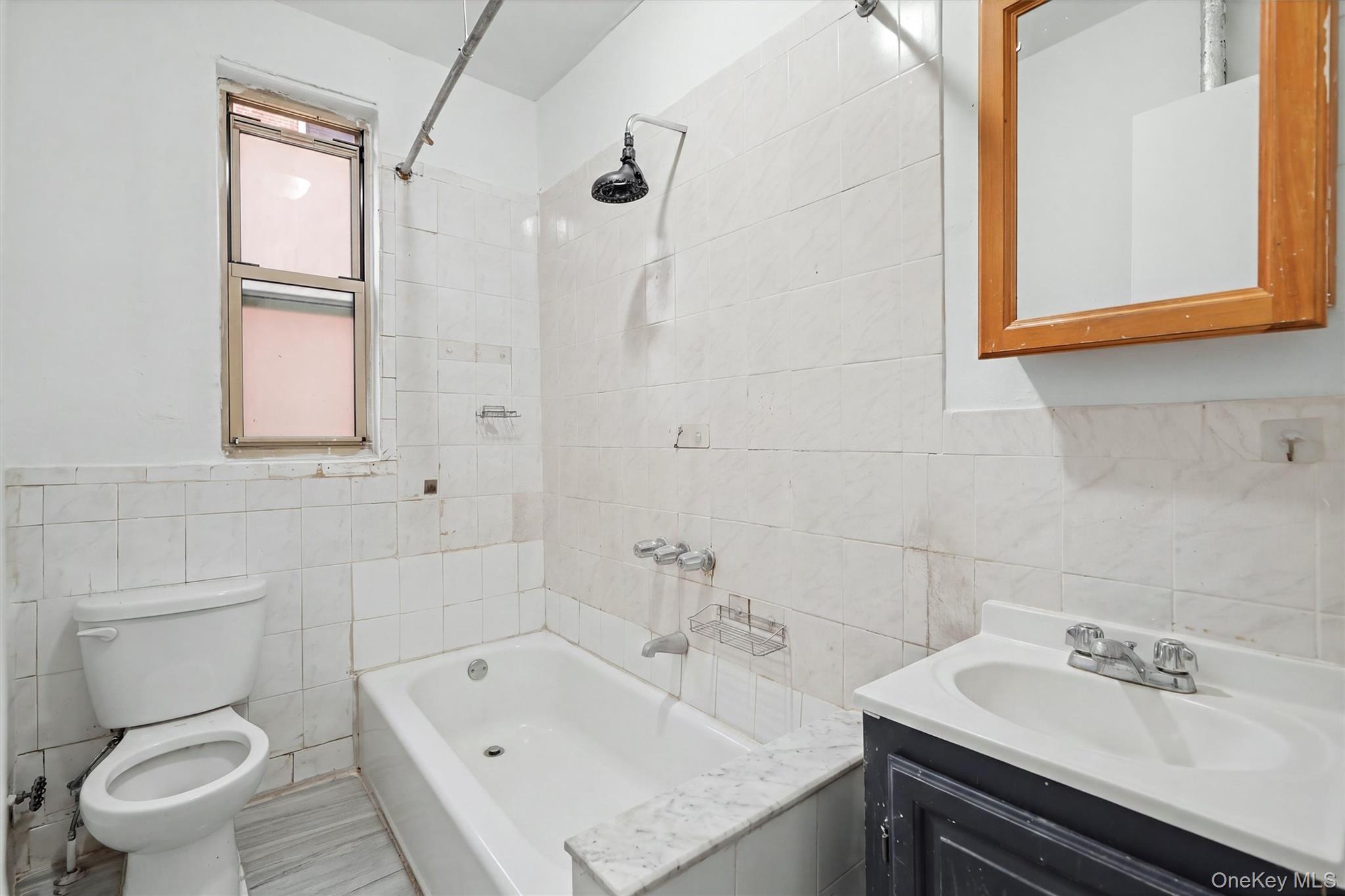 940 grand concourse, Unit 2J photo 23