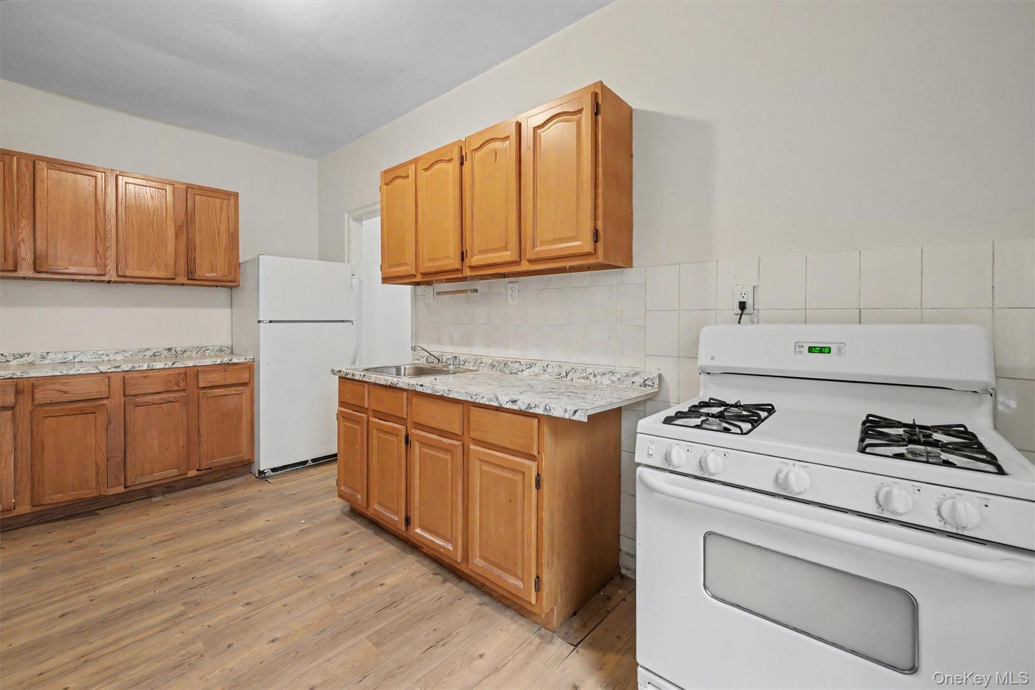 940 grand concourse, Unit 2J photo 8