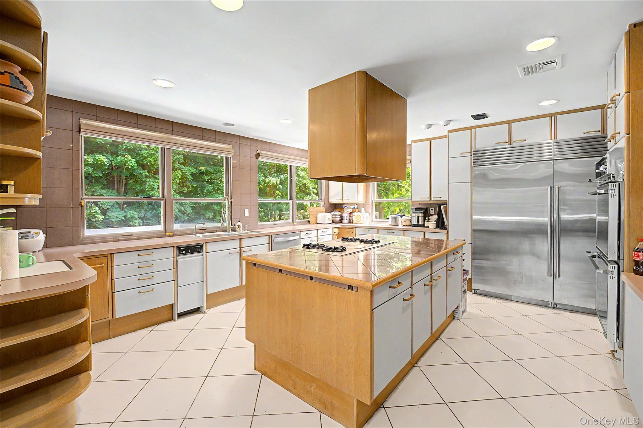 6 The Maples – For Sale photo 6