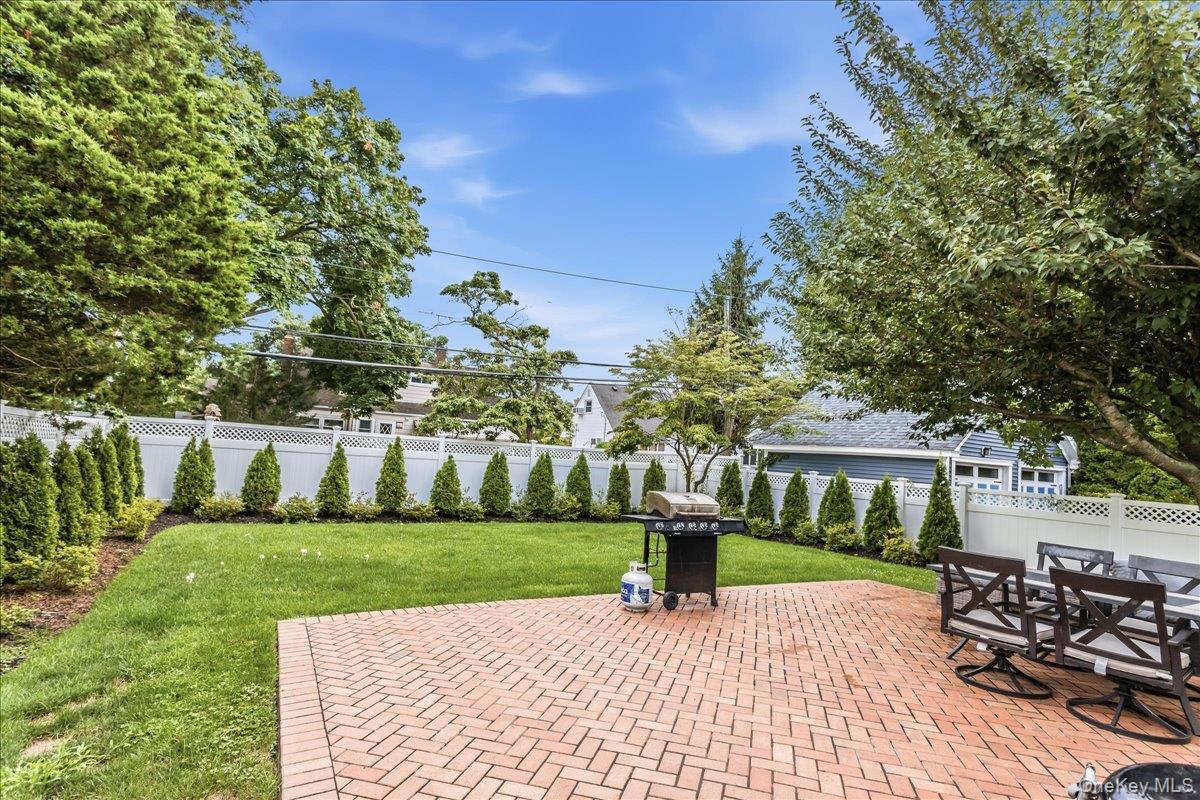 16 Netz Place – For Sale photo 29