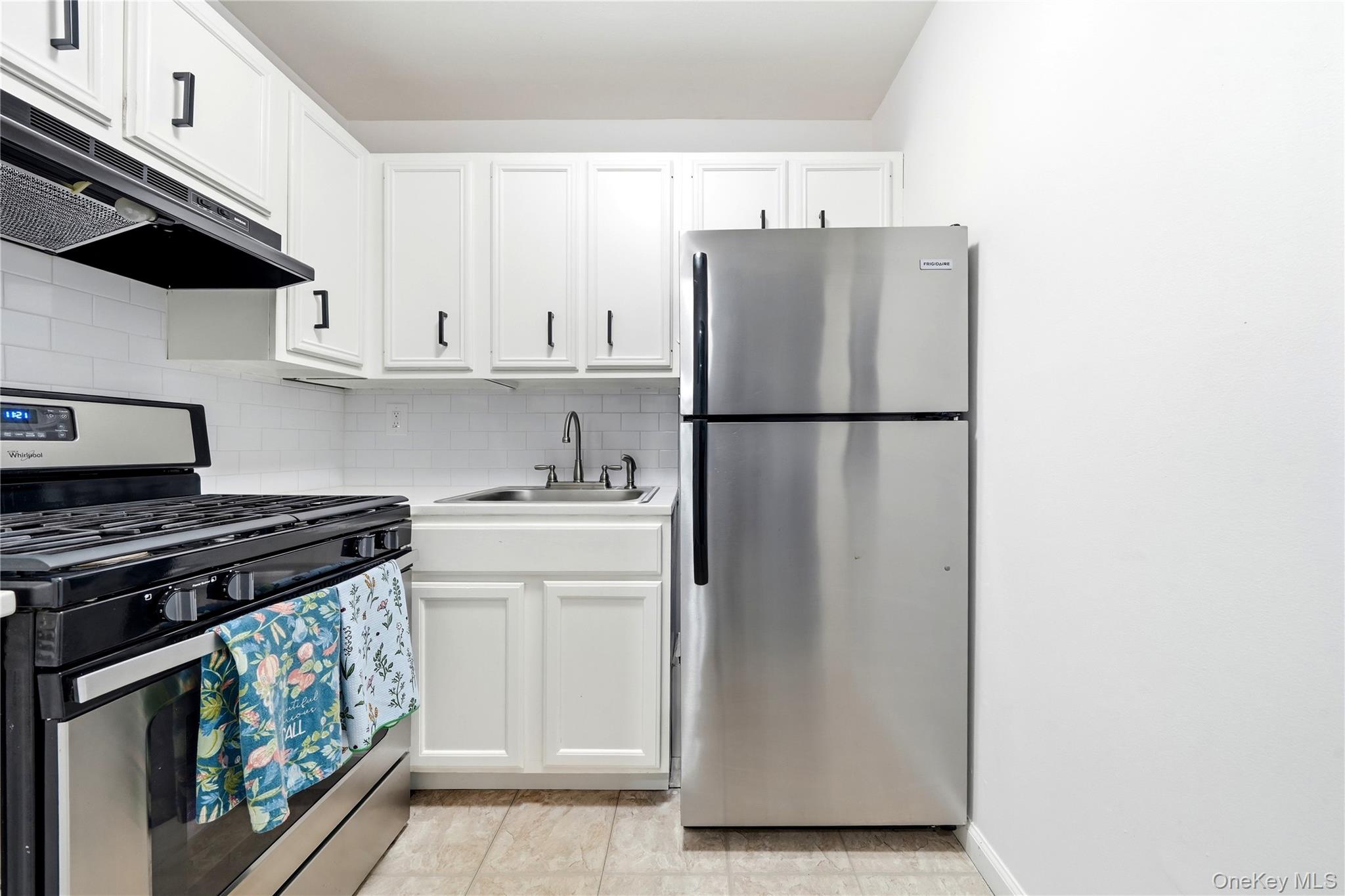 15 SIERRA COURT, Unit 15 photo 19