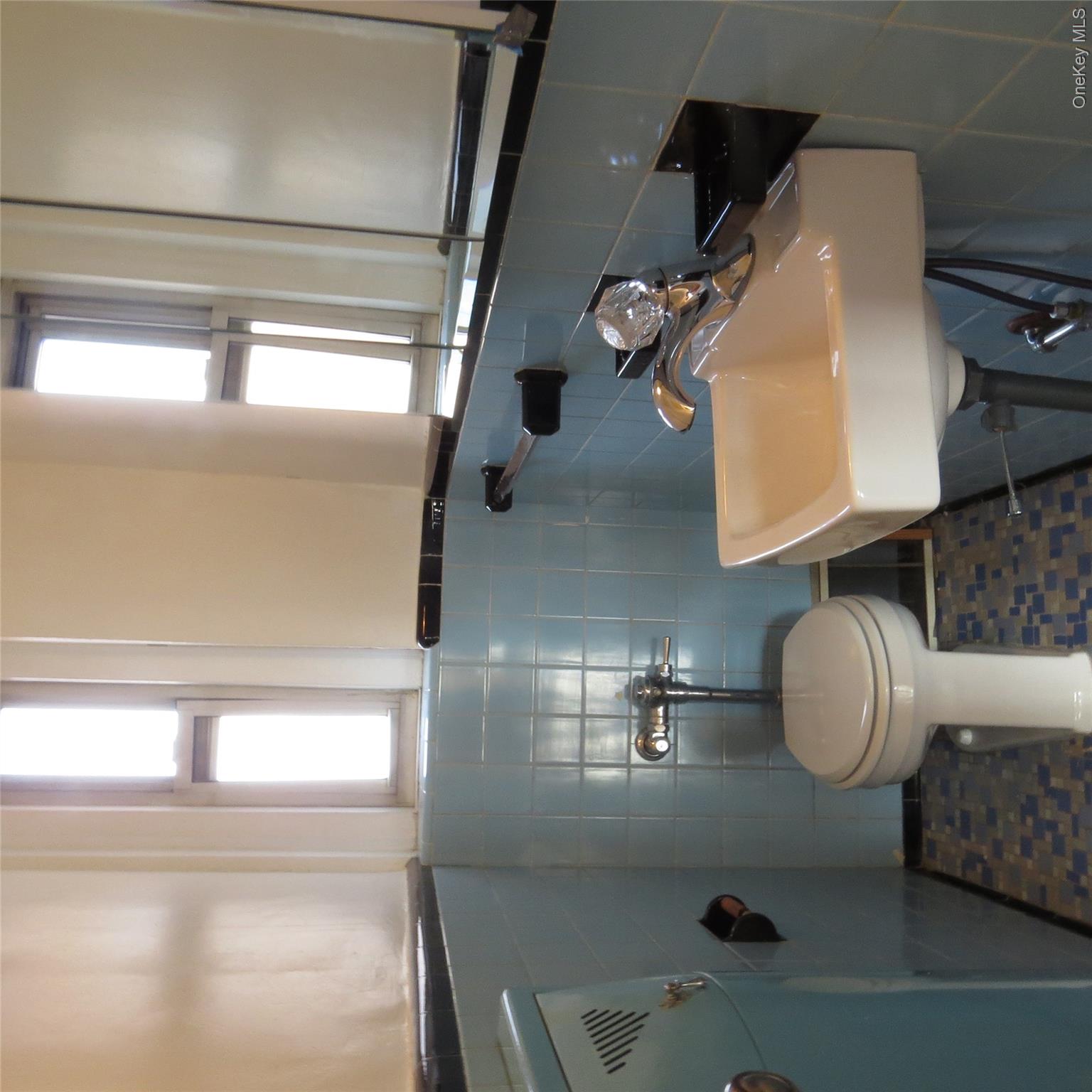 3810 Greystone Avenue, Unit 602 photo 23