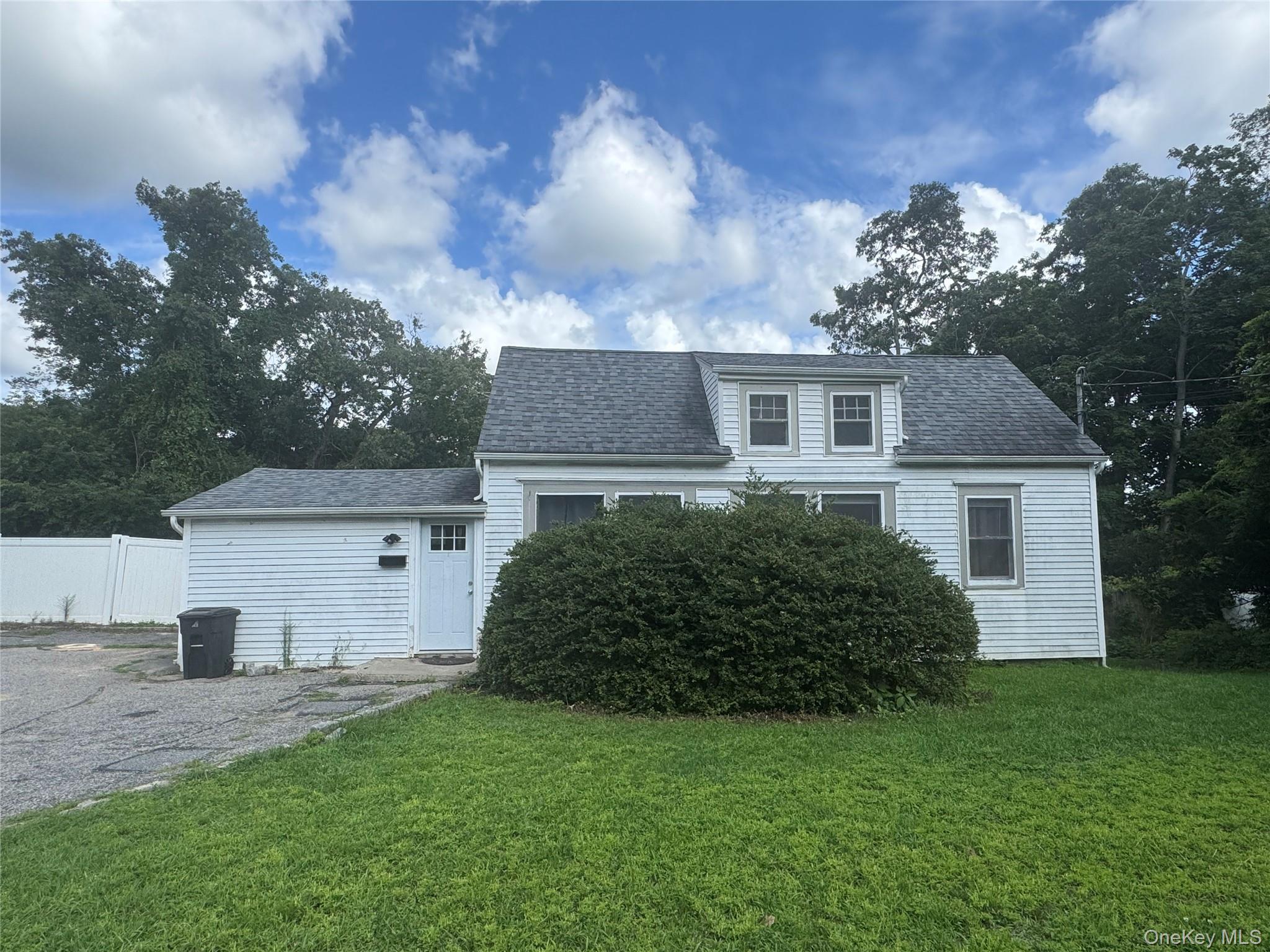 425 Landing Avenue – For Rent