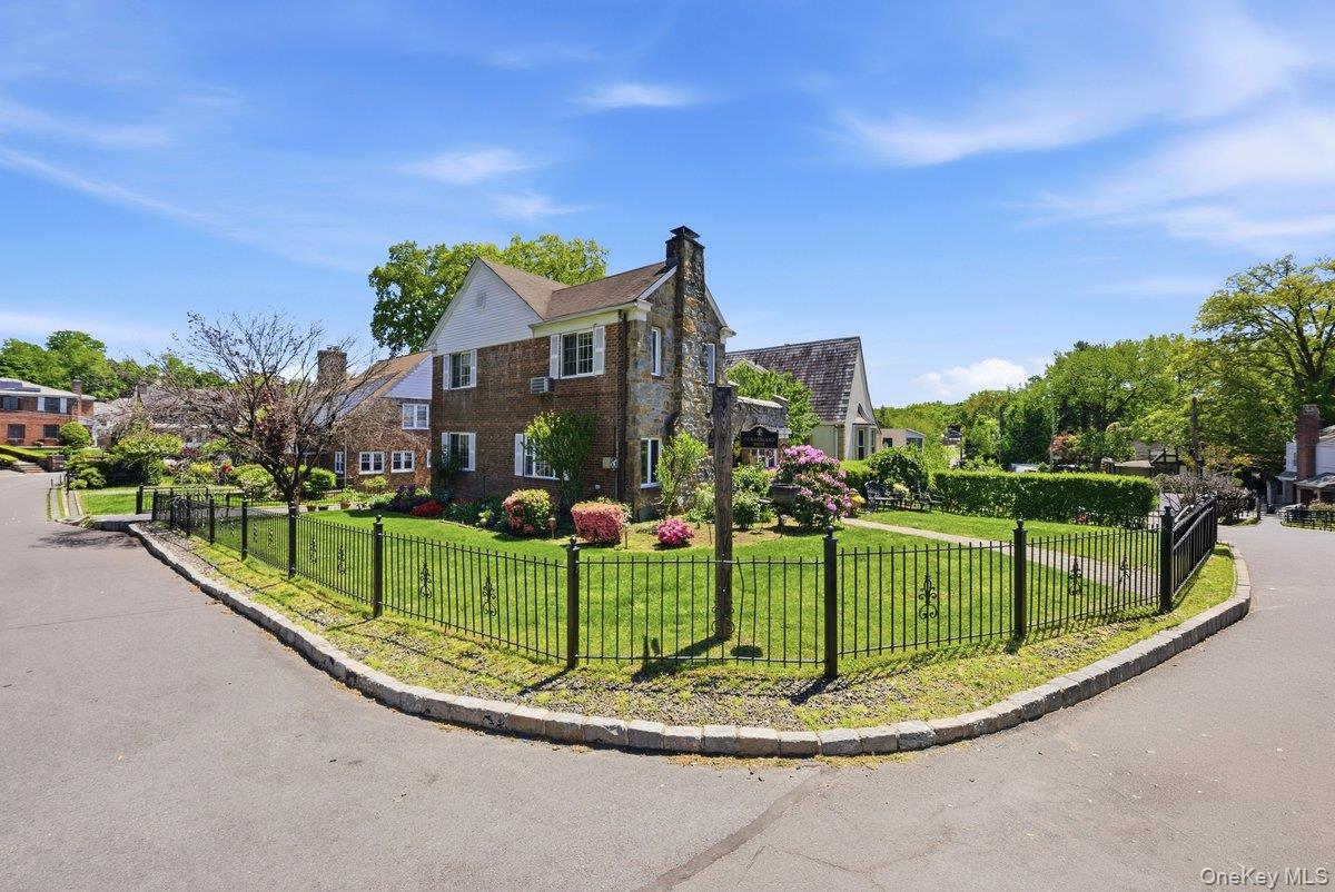 51 Cumberland Drive – For Sale photo 2