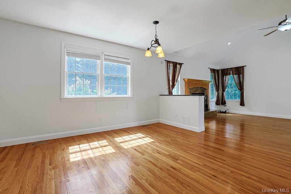 465 North Street – For Rent photo 13