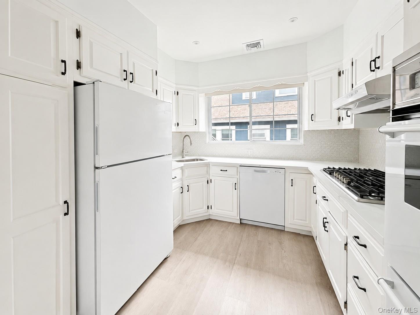 29 Chestnut Avenue, Unit 2 photo 2