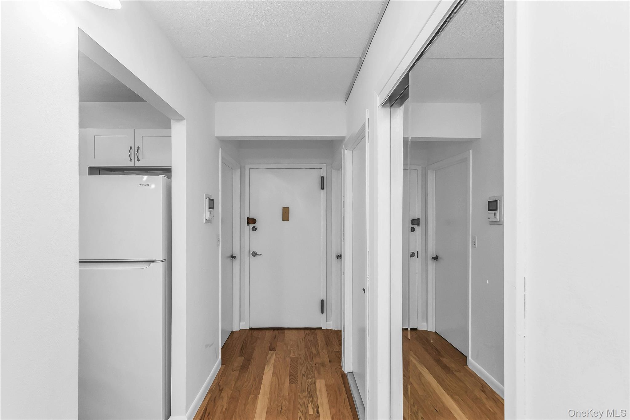 800 Willis Avenue, Unit 105 photo 3