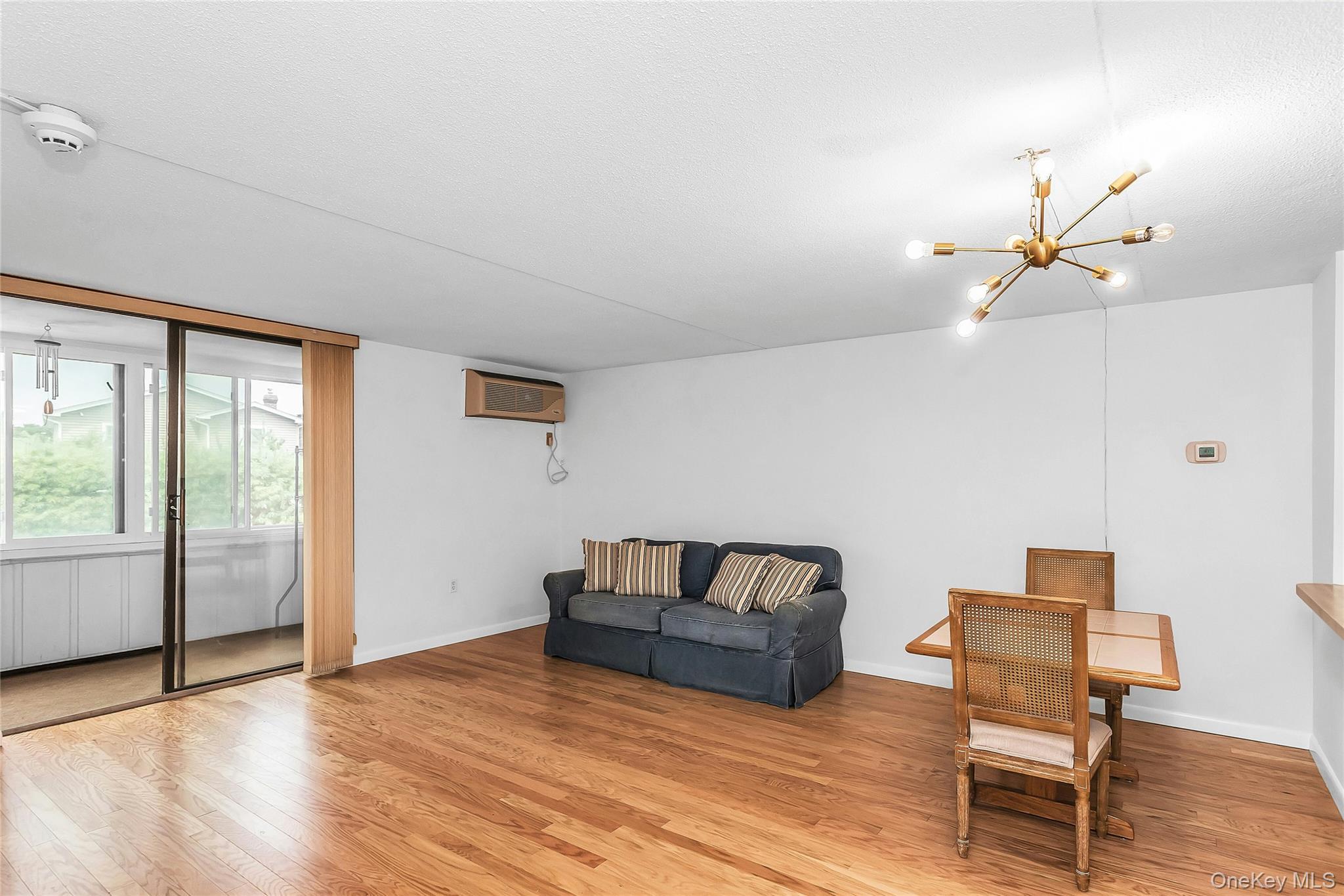 800 Willis Avenue, Unit 105 photo 4