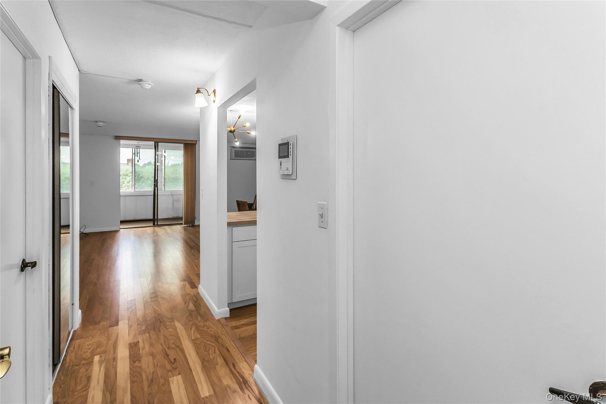 800 Willis Avenue, Unit 105 photo 2
