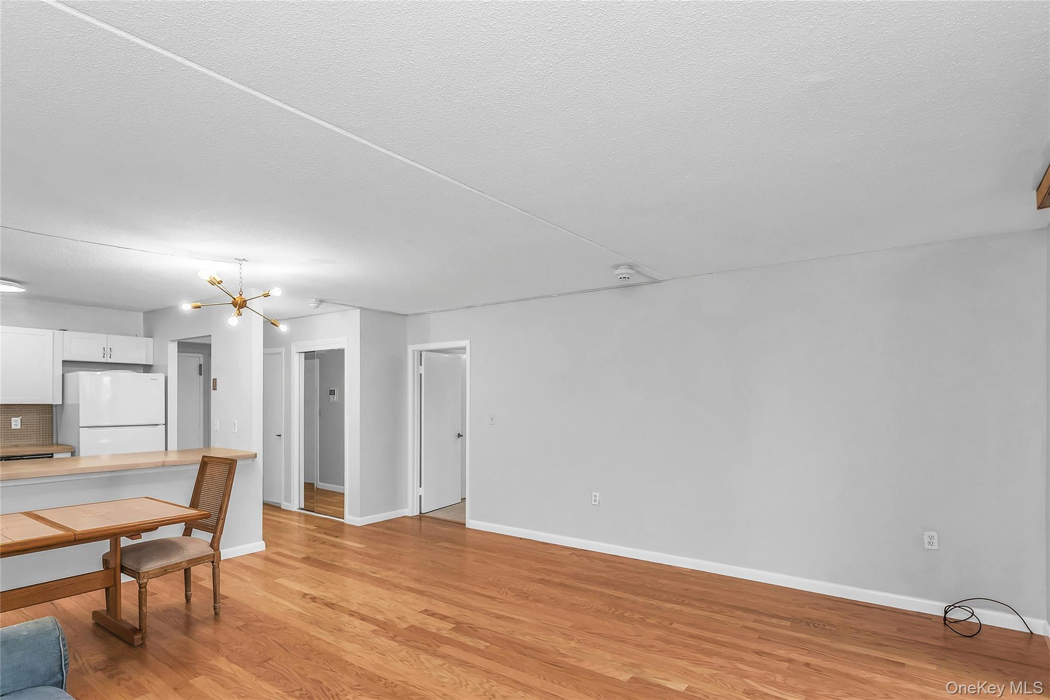 800 Willis Avenue, Unit 105 photo 6