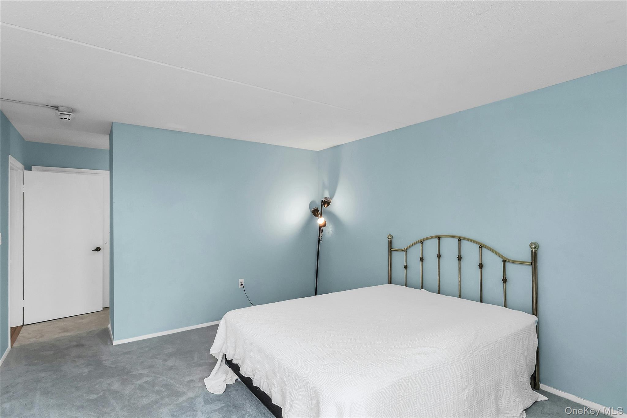 800 Willis Avenue, Unit 105 photo 12