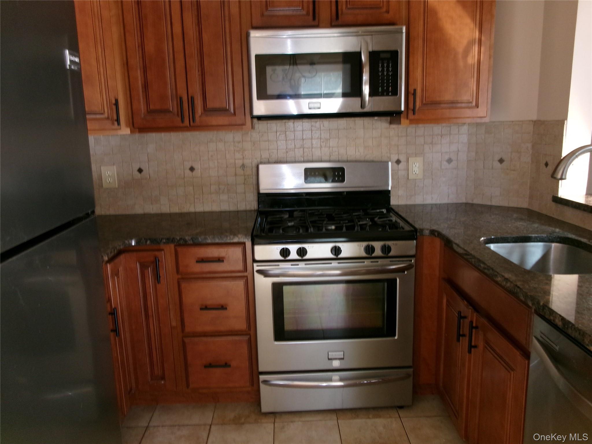 28 Lexington Hill, Unit 6 photo 6