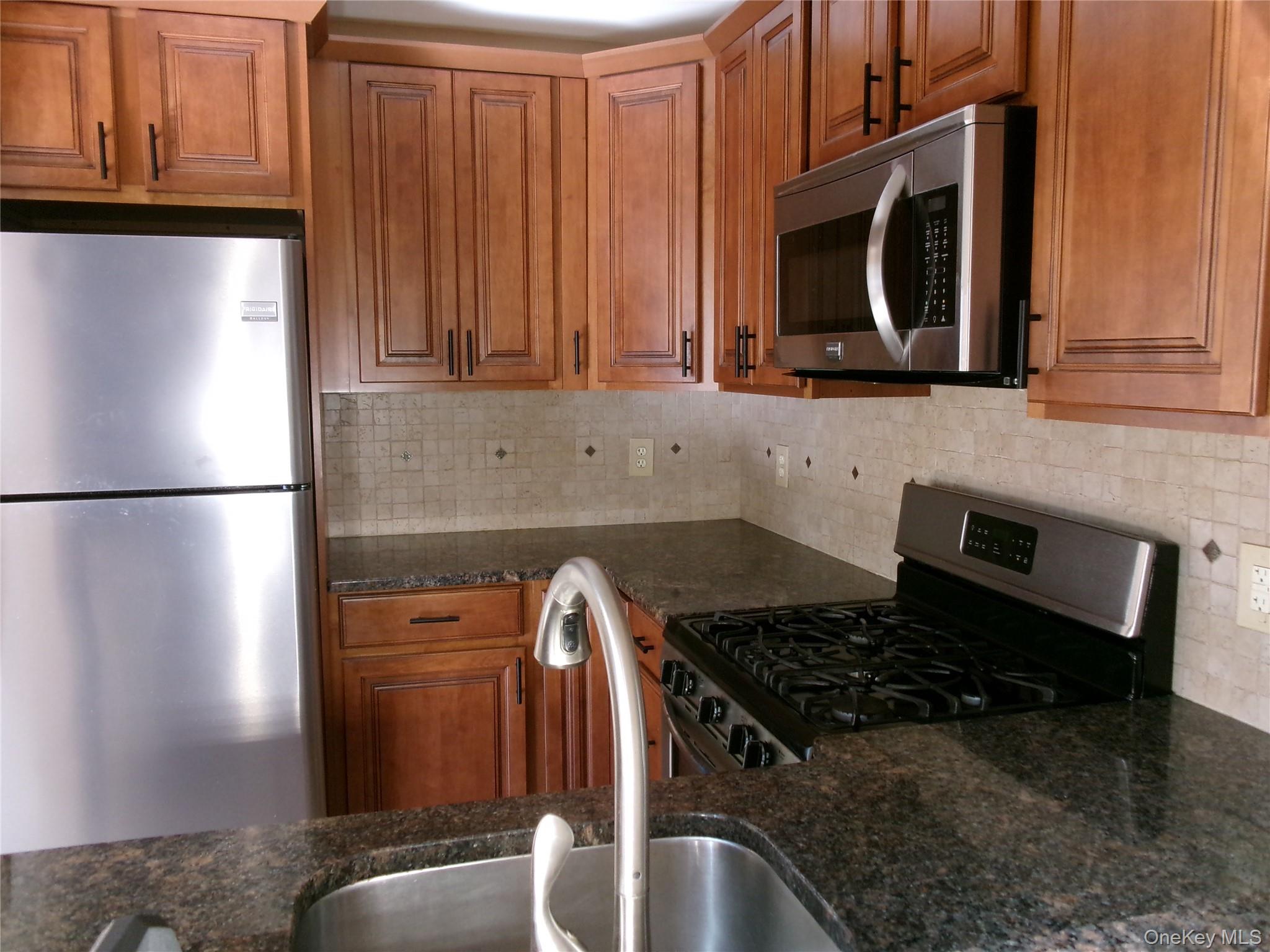 28 Lexington Hill, Unit 6 photo 21