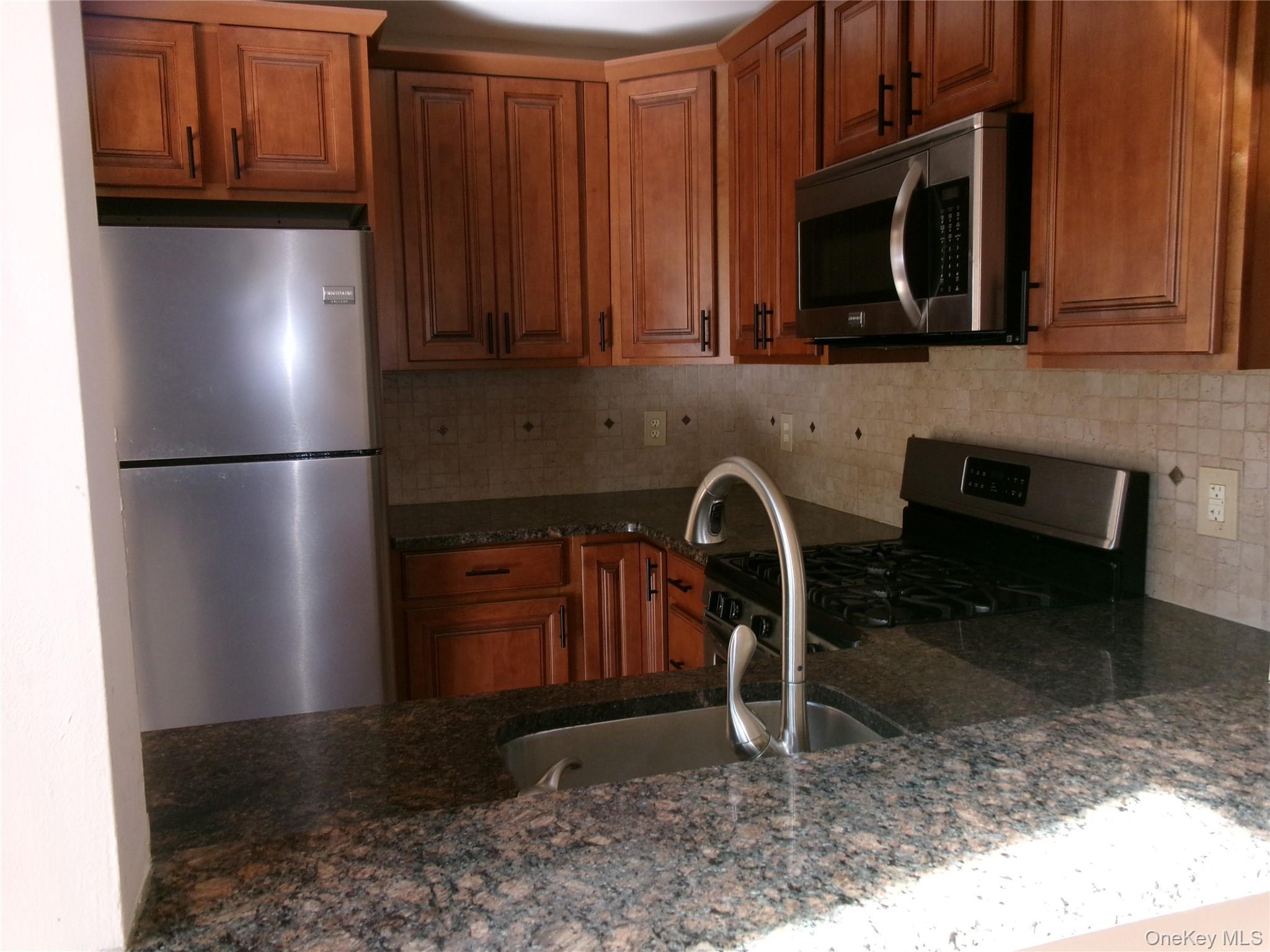 28 Lexington Hill, Unit 6 photo 23