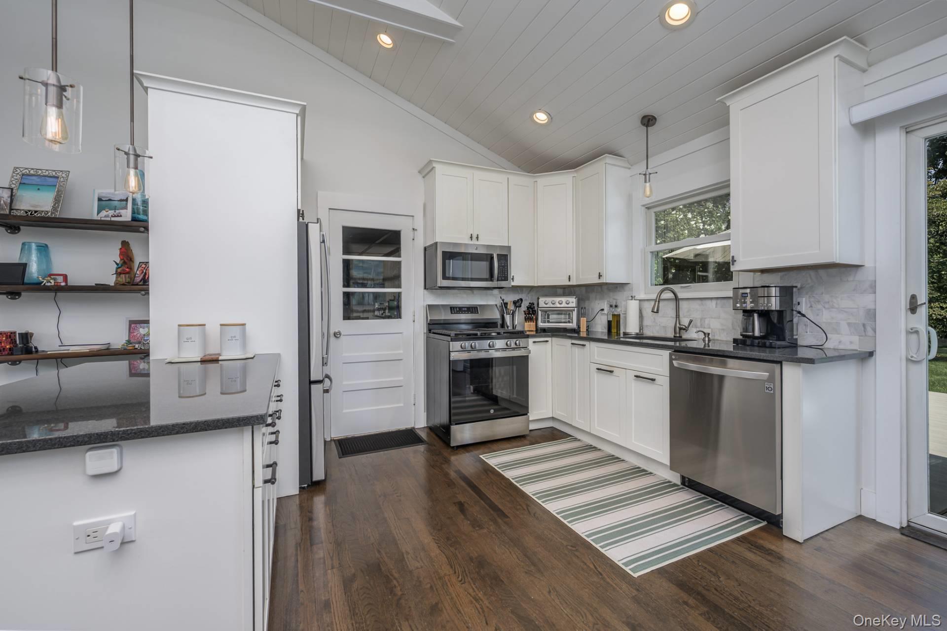 35 Maryland Boulevard – For Sale photo 12