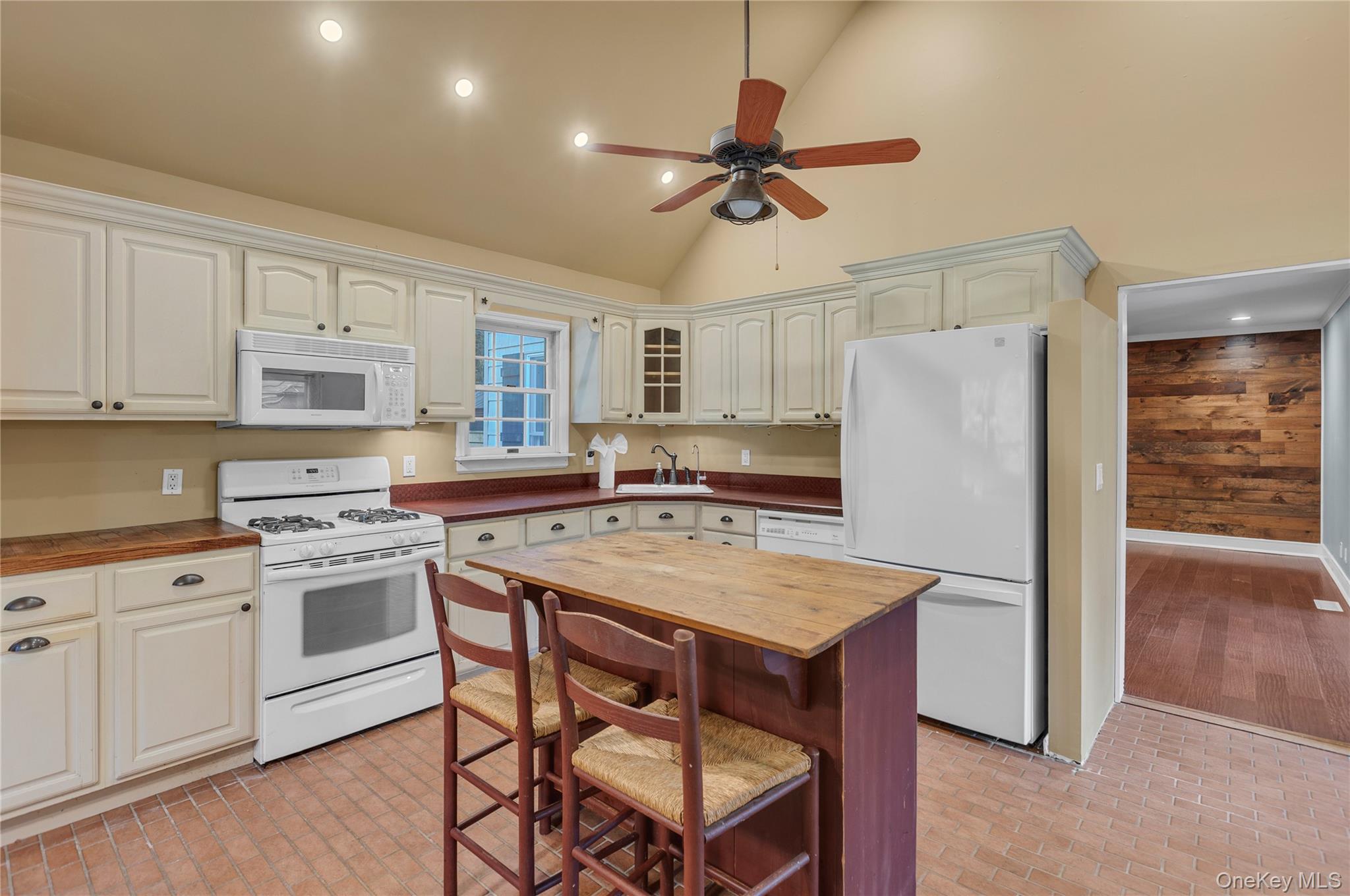 62 Douglaston Road – For Sale photo 3