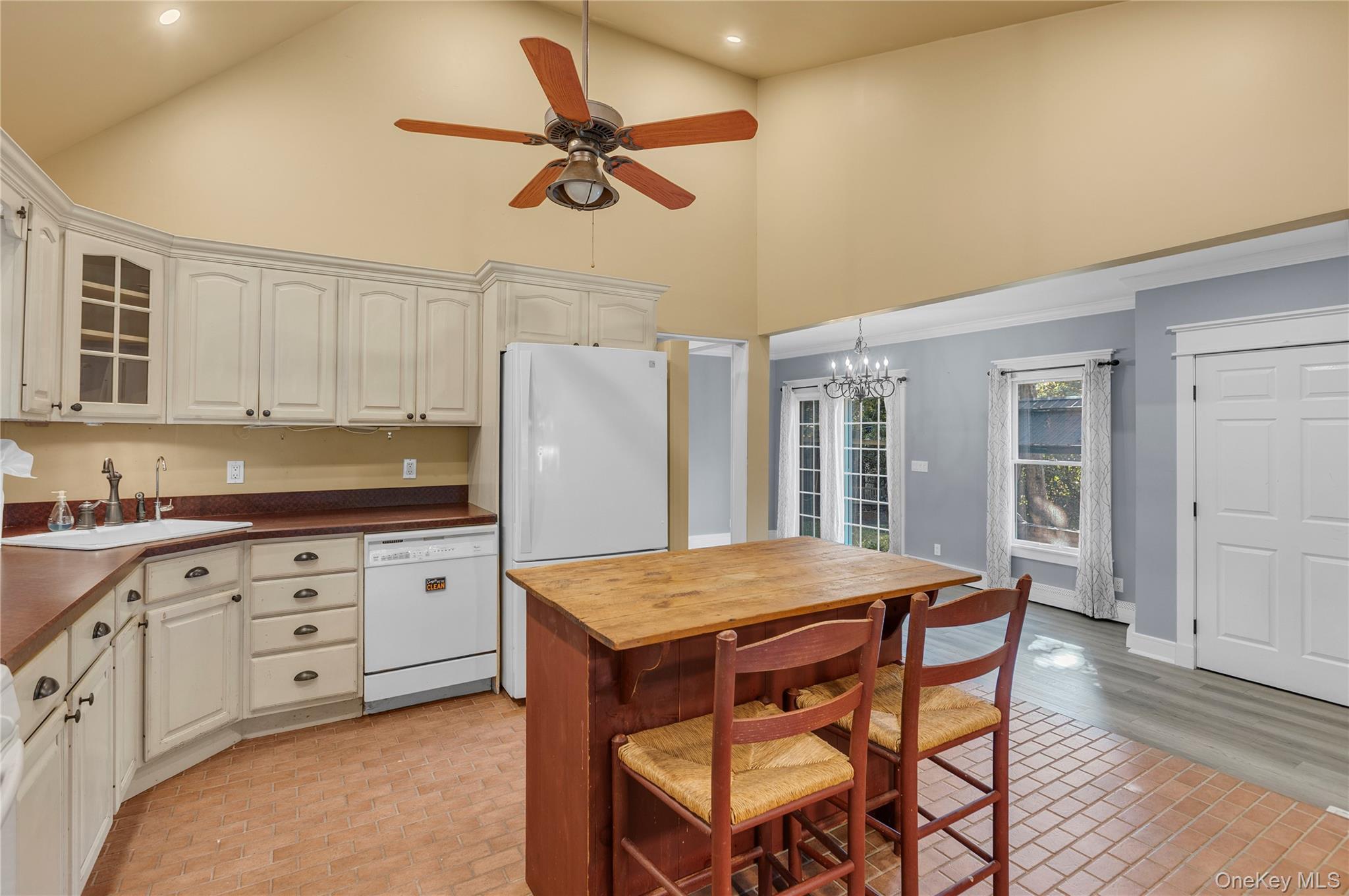 62 Douglaston Road – For Sale photo 4