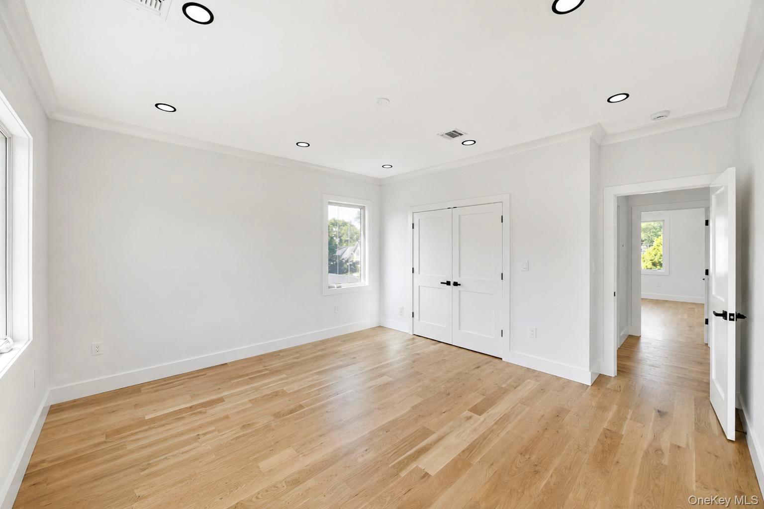 43 W Cabot Lane – For Sale photo 22