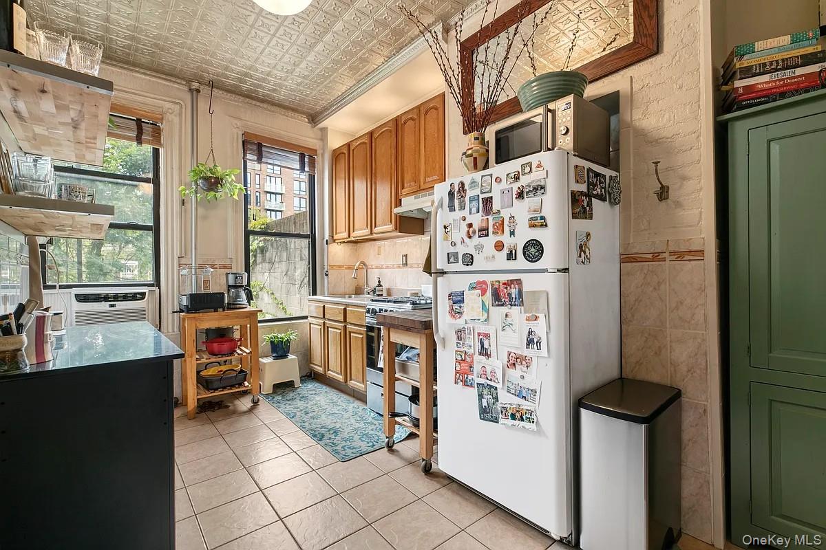 10-47 47th Avenue – For Sale photo 7