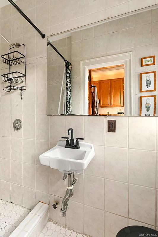 10-47 47th Avenue – For Sale photo 8