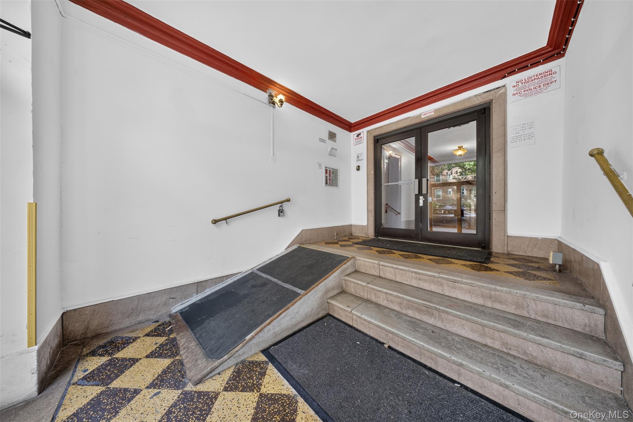 144-44 Sanford Avenue, Unit 1H photo 2