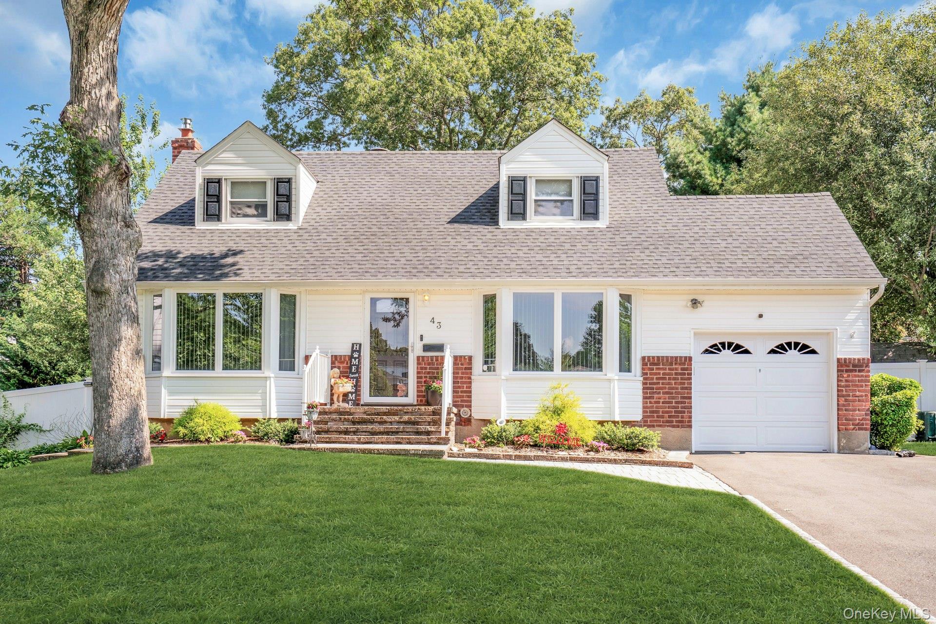 43 Genesee Drive – For Sale