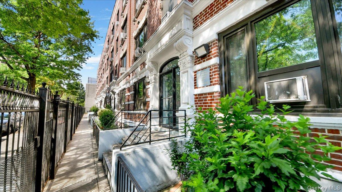 827 Fox Street, Unit 3A photo 10
