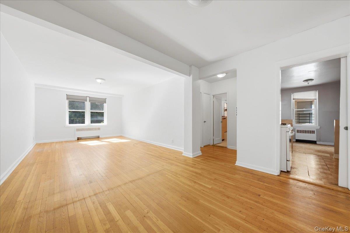 2080 Barnes Avenue, Unit 2D photo 2