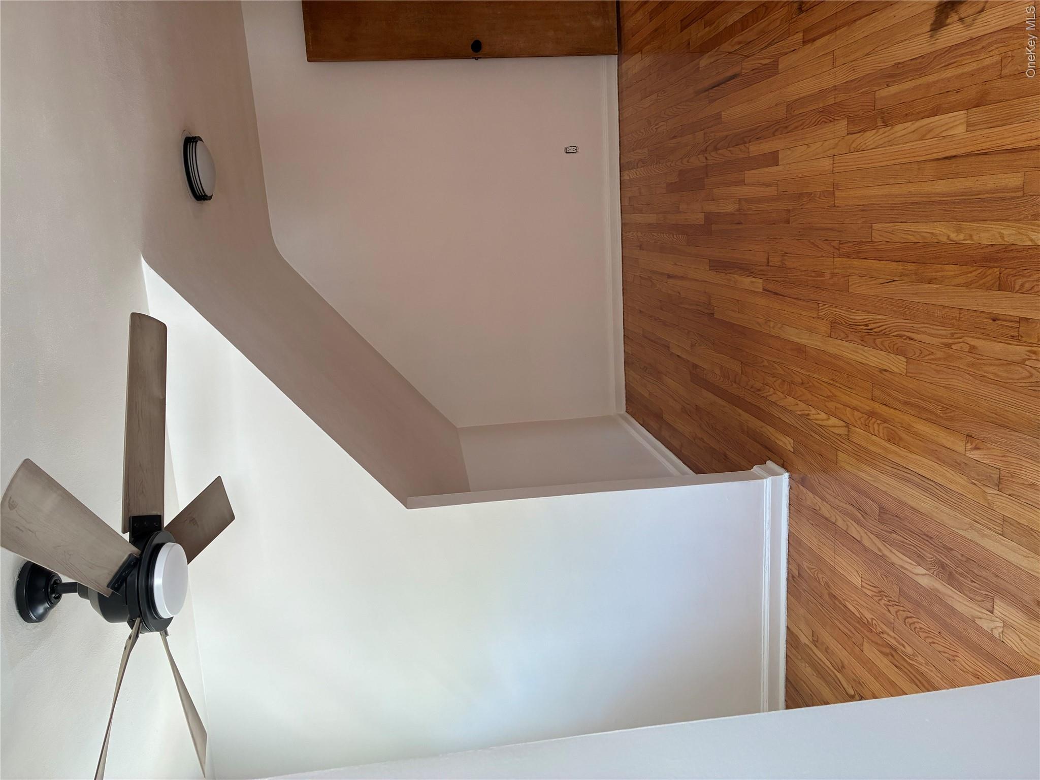 105 Wakefield Avenue, Unit 3 photo 5