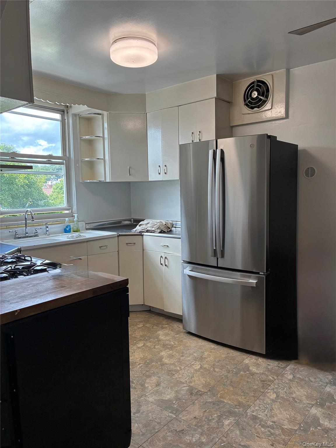 105 Wakefield Avenue, Unit 3 photo 6