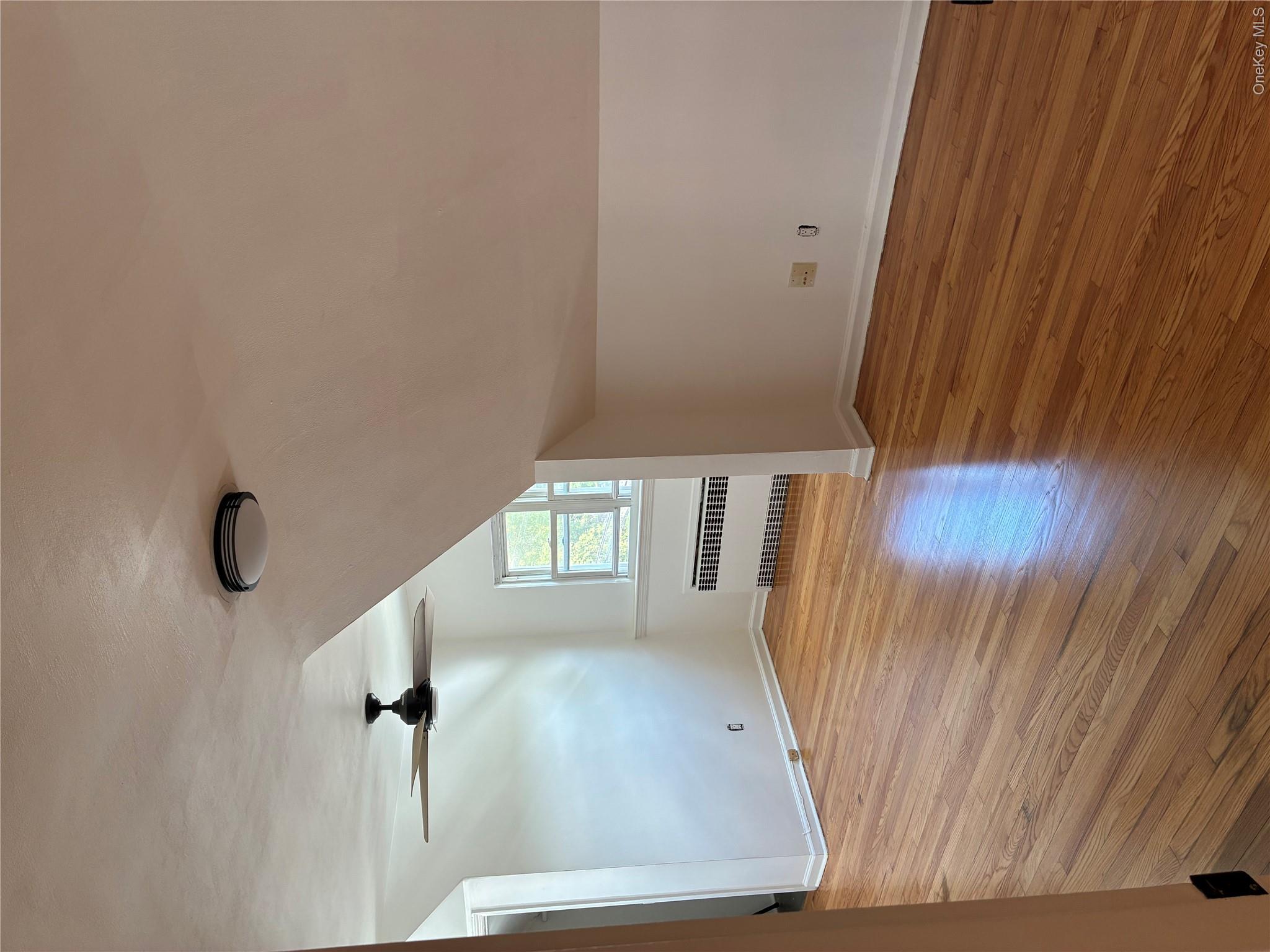 105 Wakefield Avenue, Unit 3 photo 4