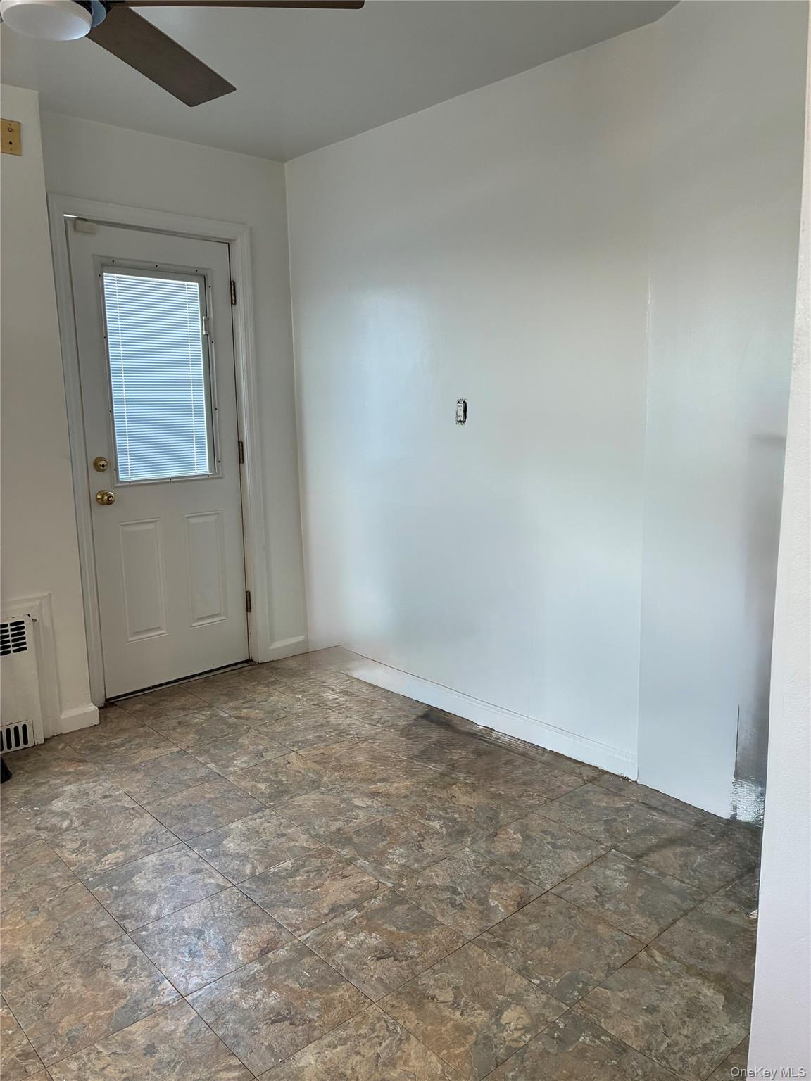 105 Wakefield Avenue, Unit 3 photo 7