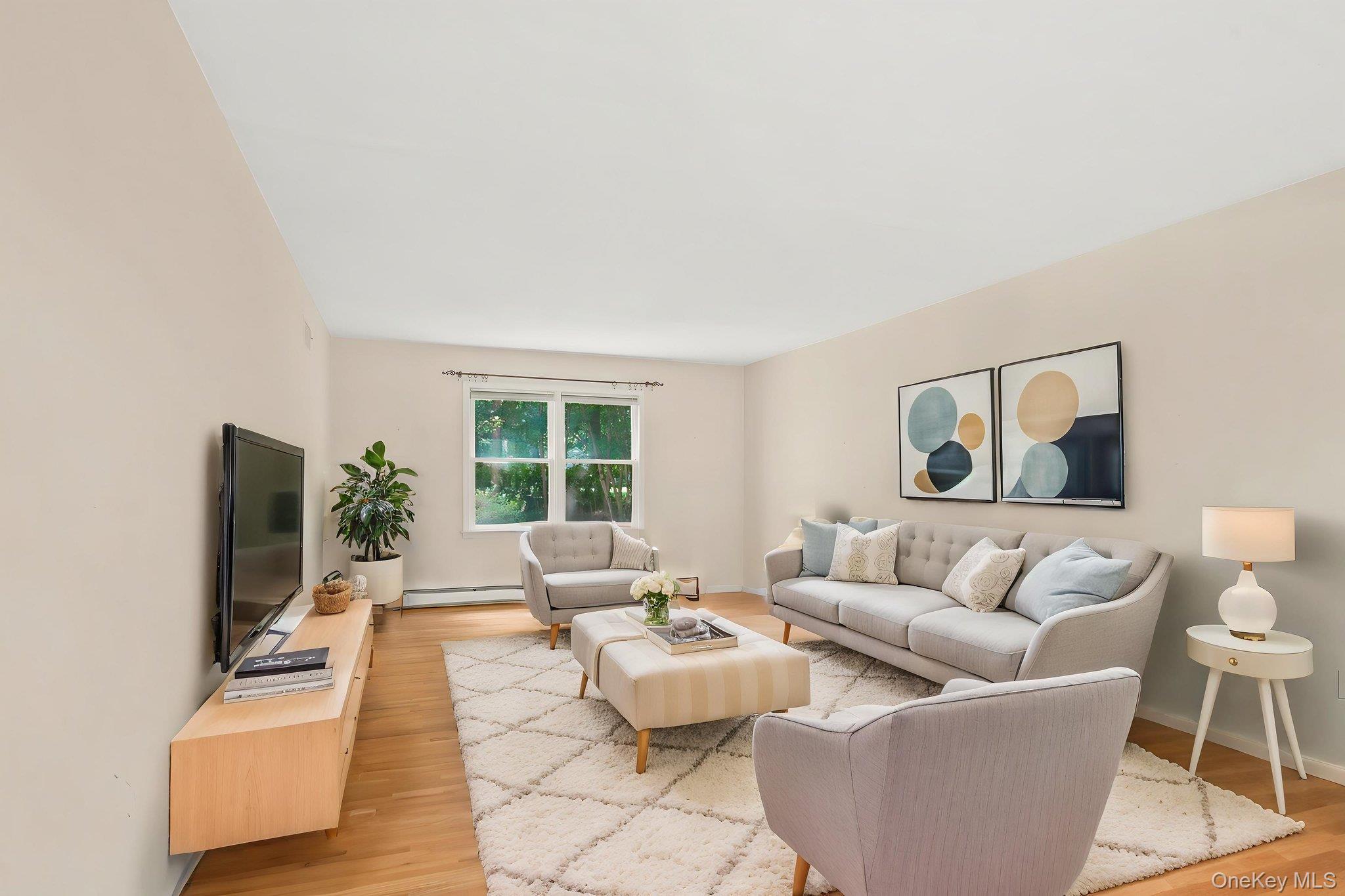 5 Hampton Place – For Sale photo 2