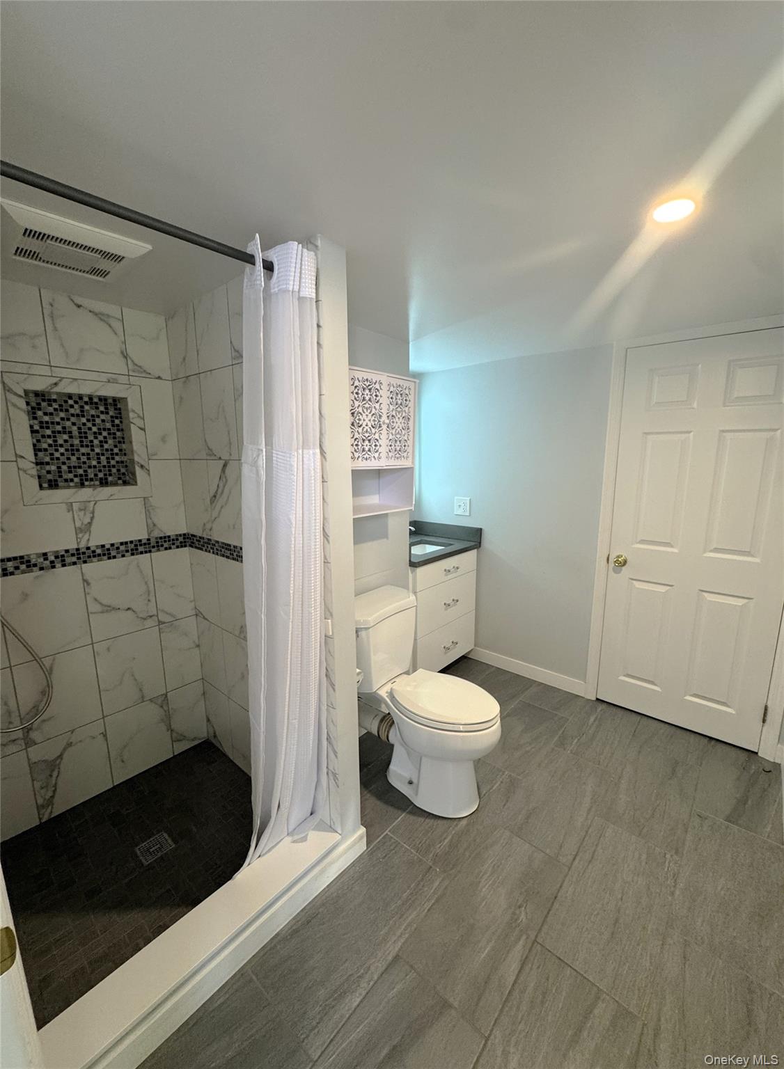 17 Bridge Lane, Unit B photo 9