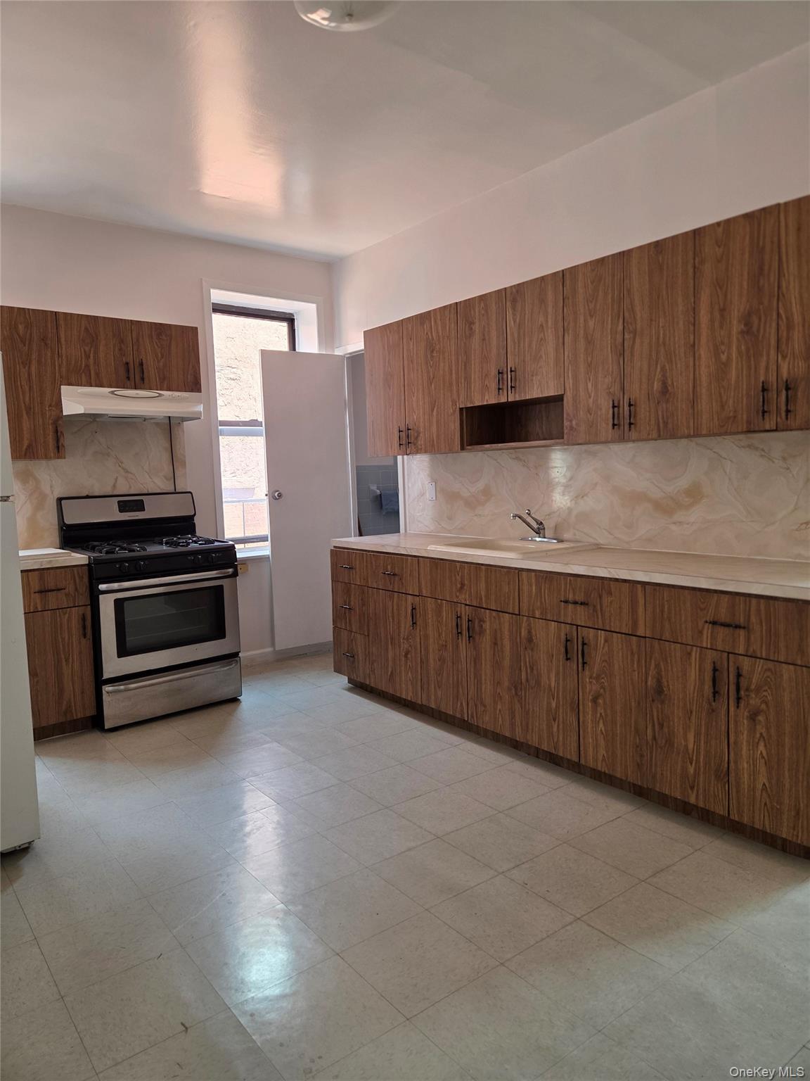 34-17 11th Street – For Sale photo 6