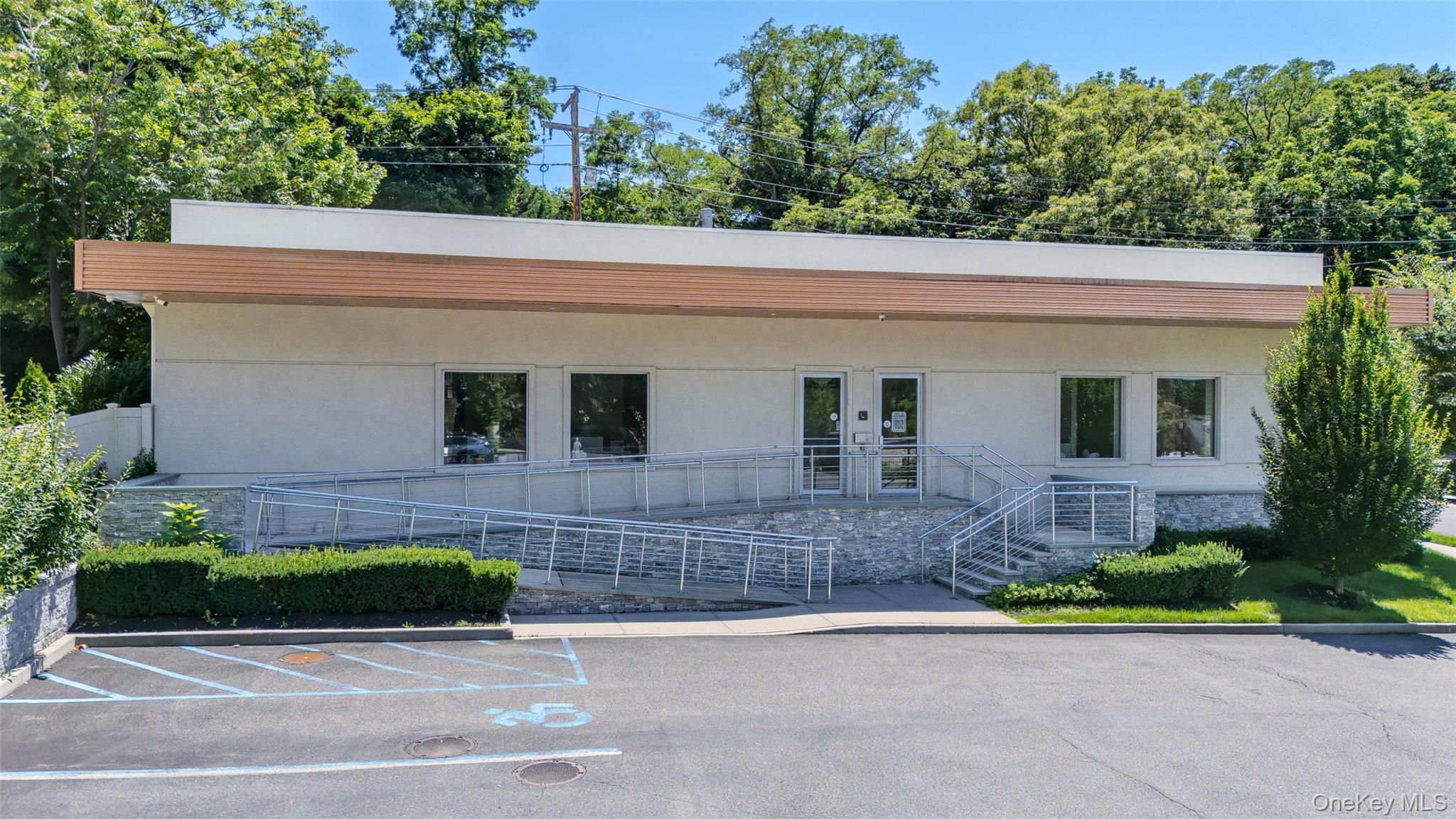 607 W Jericho Turnpike – For Rent photo 13