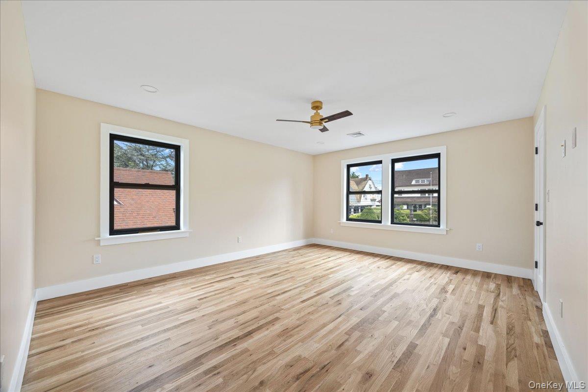 631 N Broadway – For Sale photo 17