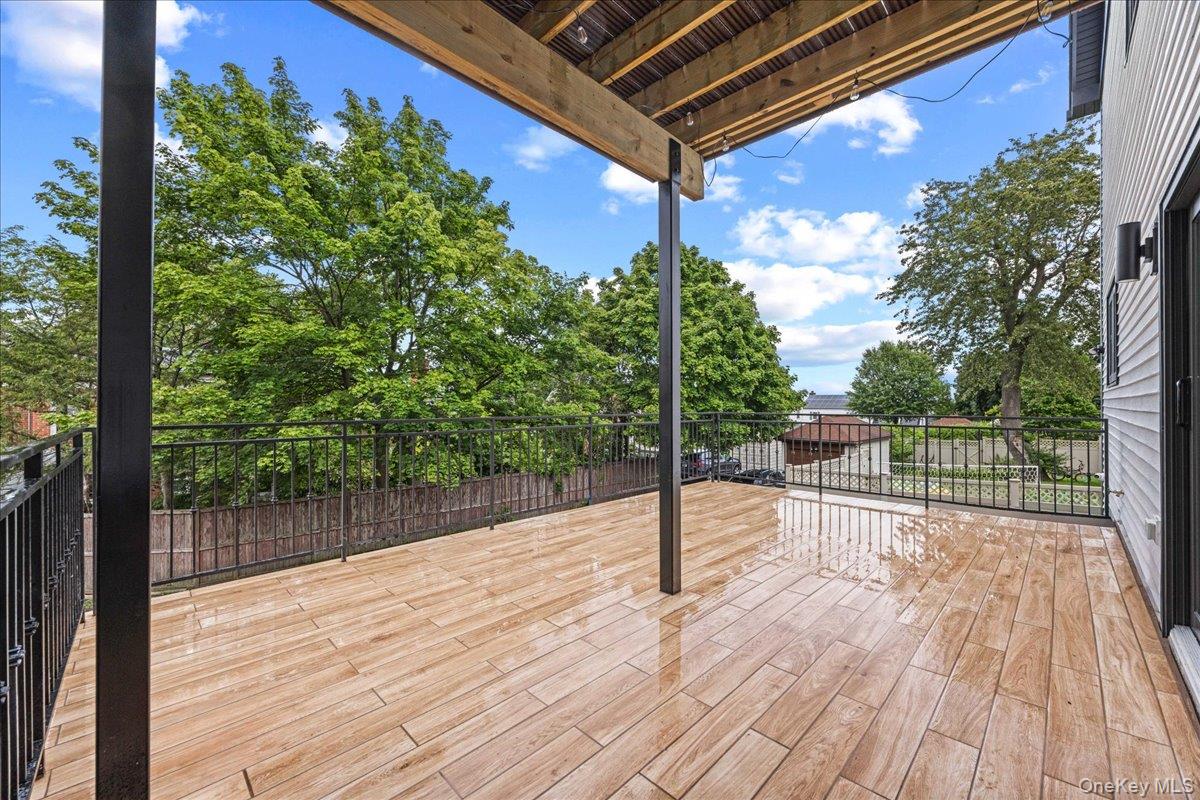 631 N Broadway – For Sale photo 40