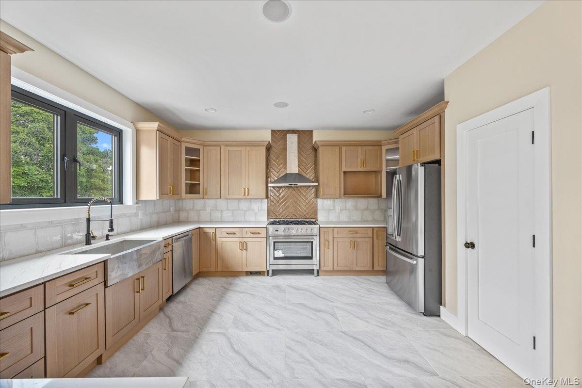 631 N Broadway – For Sale photo 10