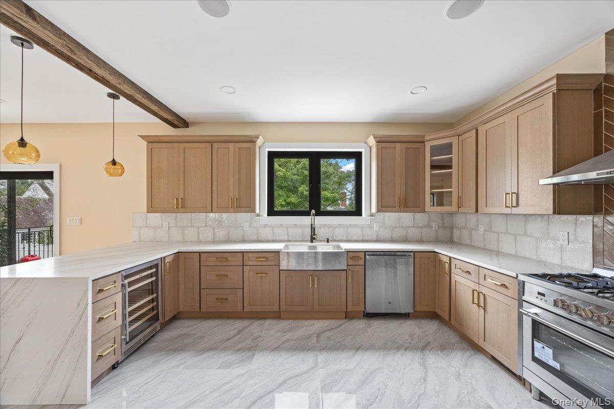 631 N Broadway – For Sale photo 11