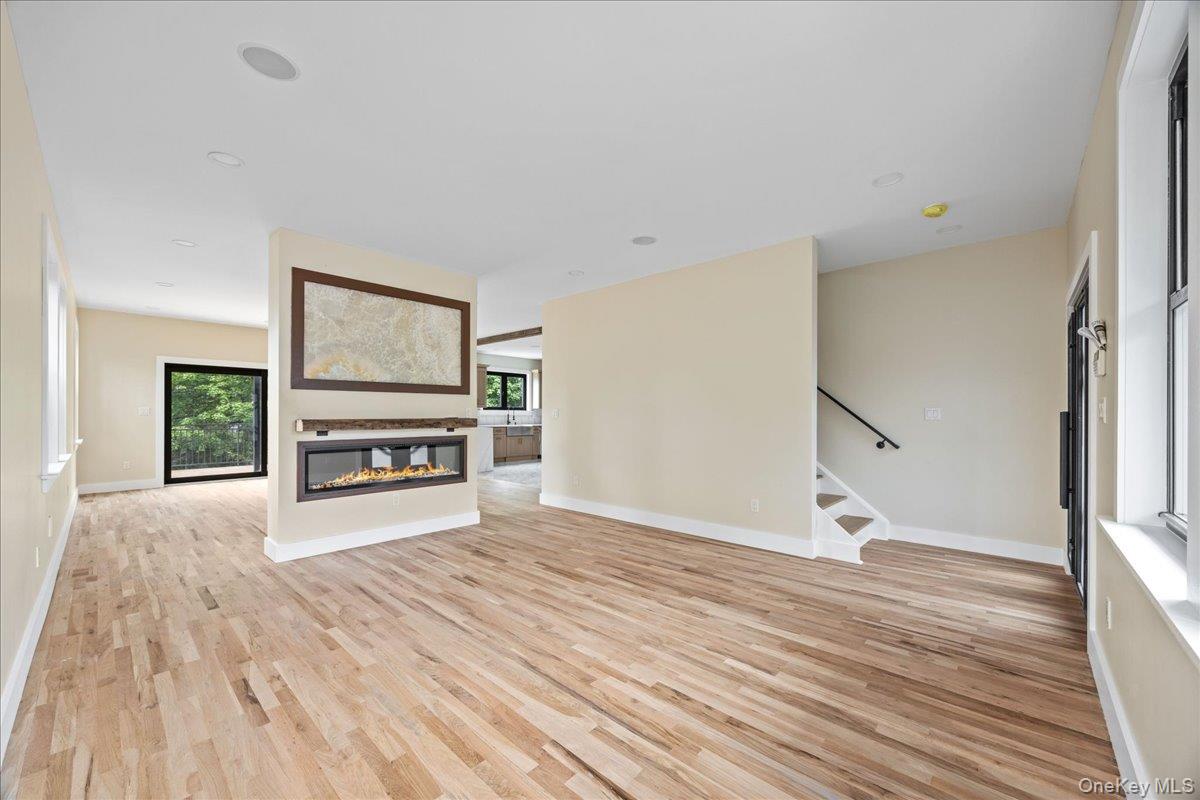 631 N Broadway – For Sale photo 4