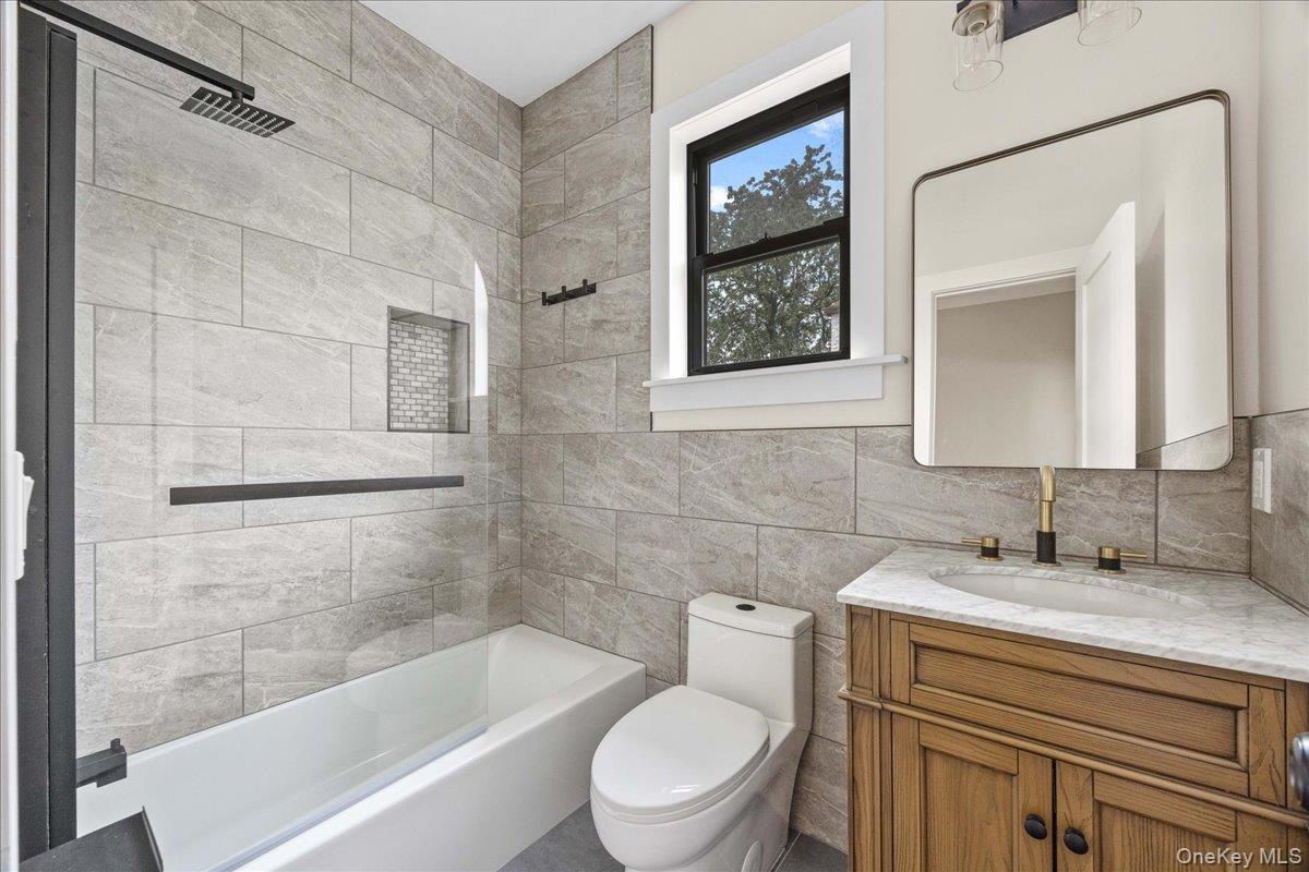 631 N Broadway – For Sale photo 16