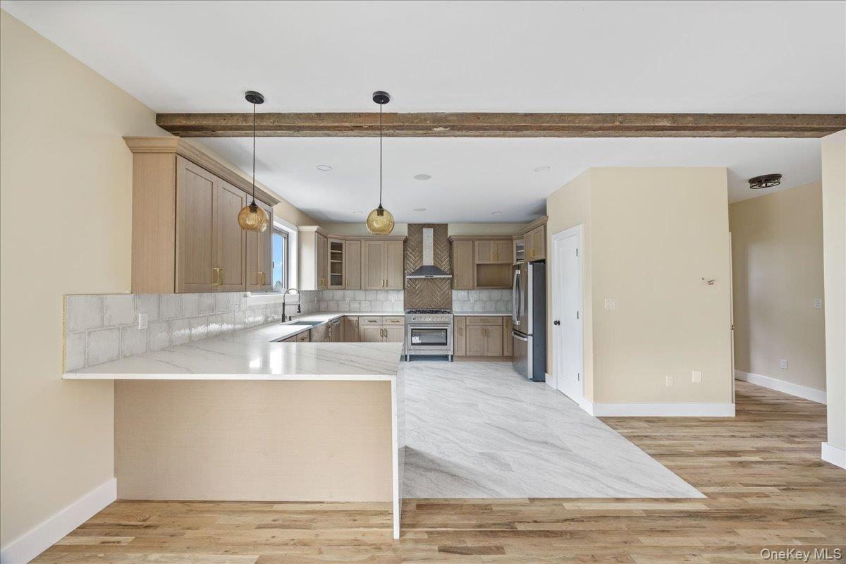 631 N Broadway – For Sale photo 8