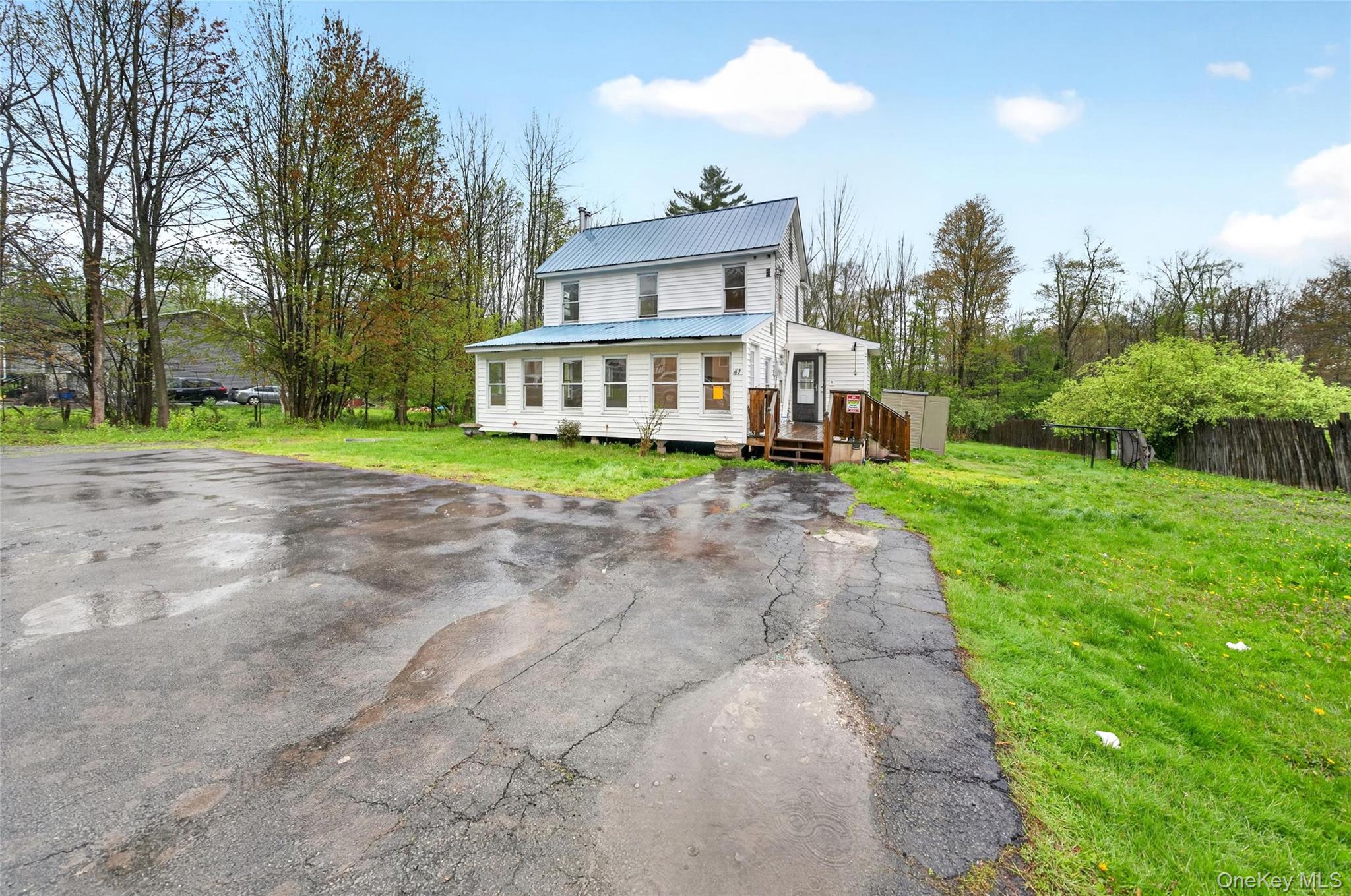 41 Rock Ridge Avenue – For Rent